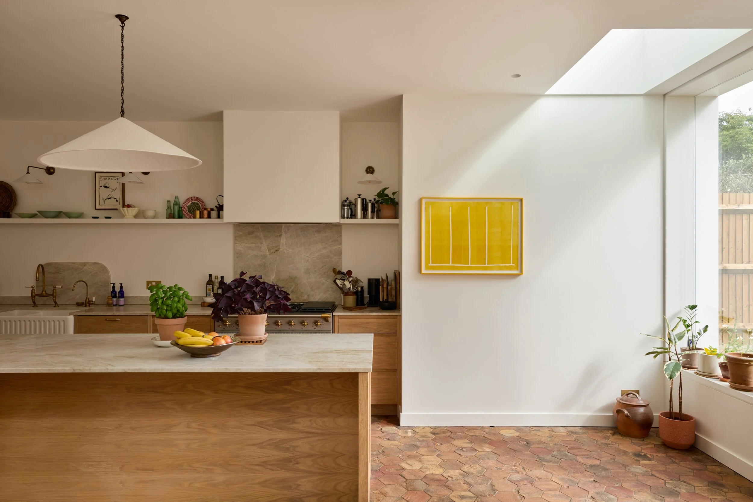 Dulwich Curves_kitchen island_lores.jpg