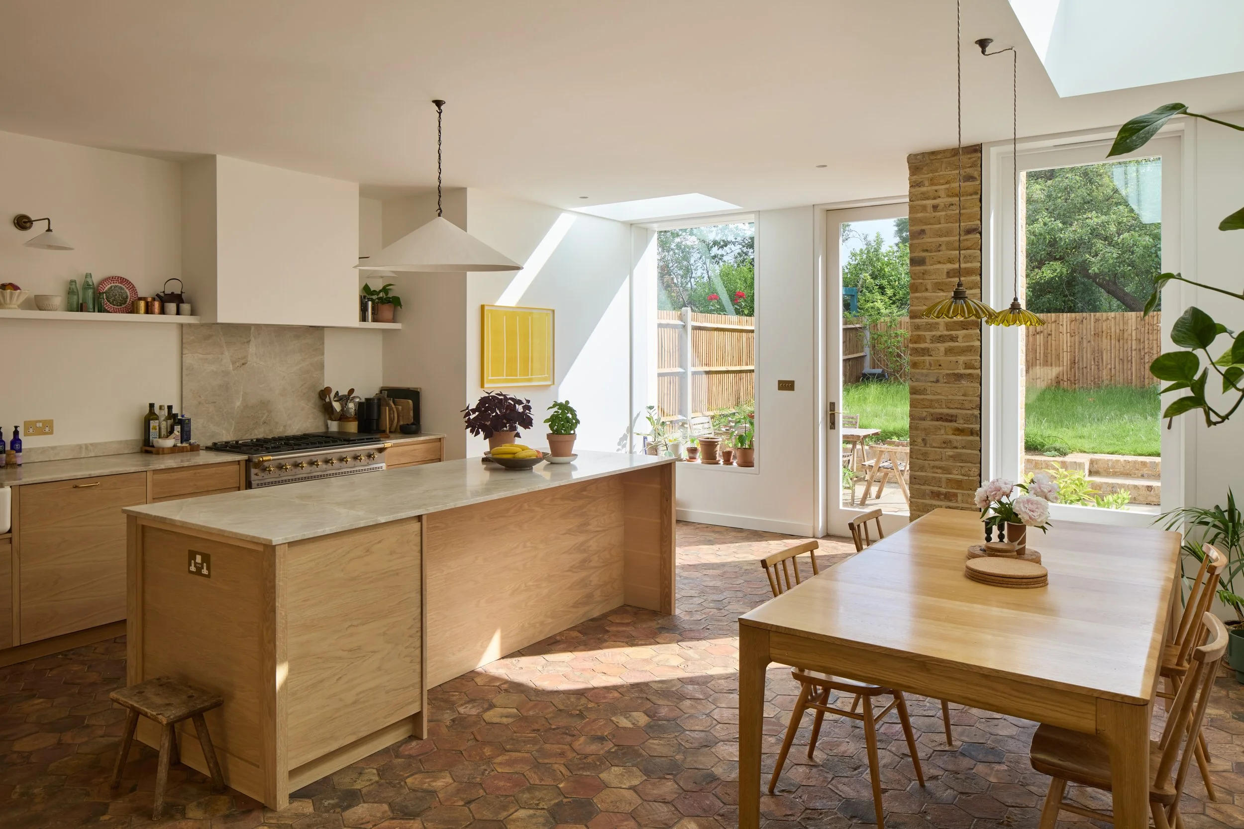 Dulwich Curves_kitchen overall_lores.jpg