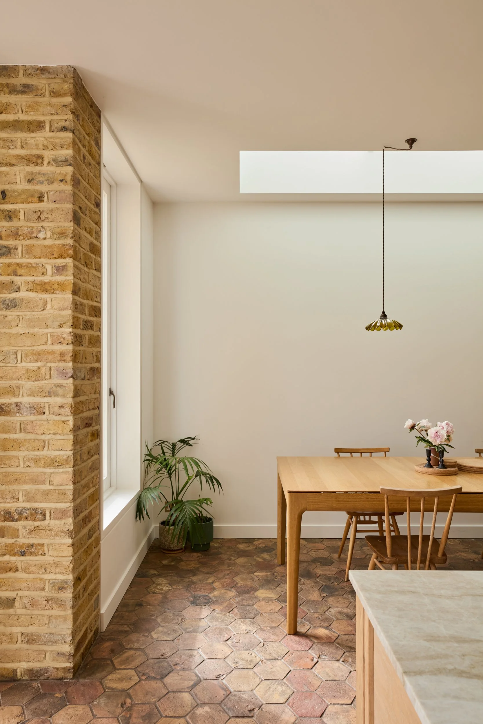 Dulwich Curves_kitchen dining detail_lores.jpg