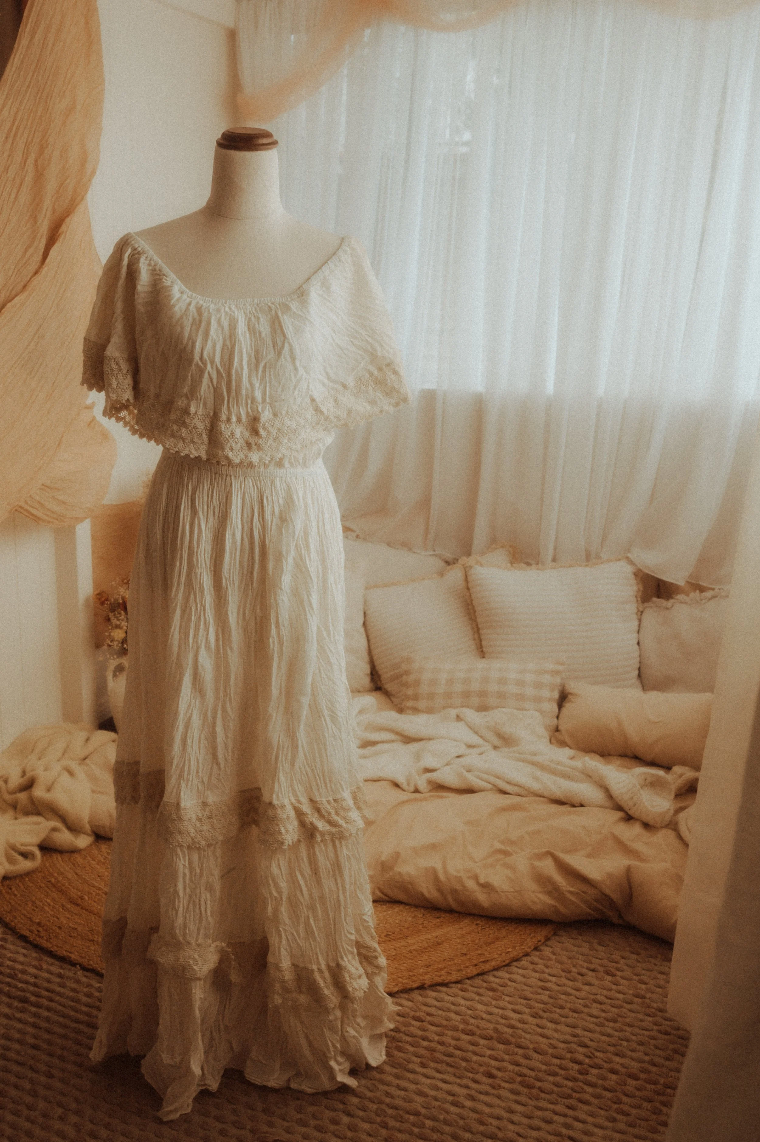 Clementine Lace Tiered Dress – Fits up to Size 18