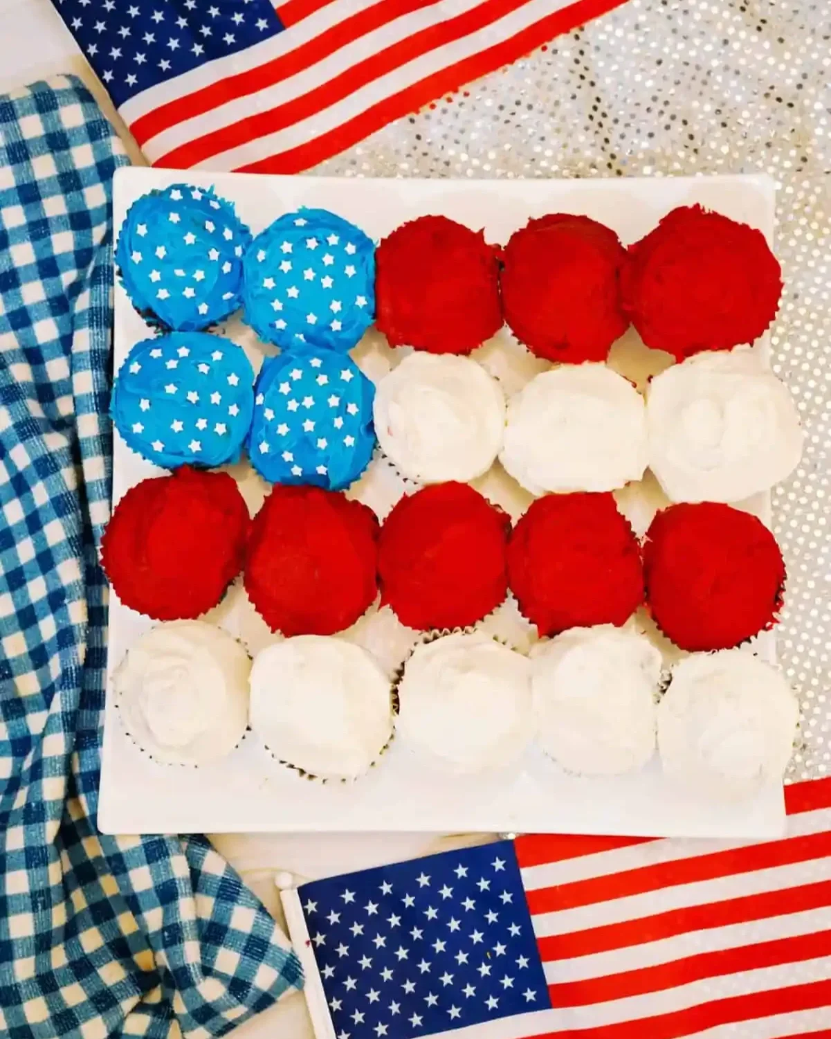 Easy Patriotic American Flag Cupcakes