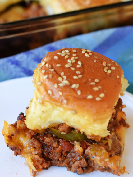 Cheeseburger Sliders with Hawaiian Rolls