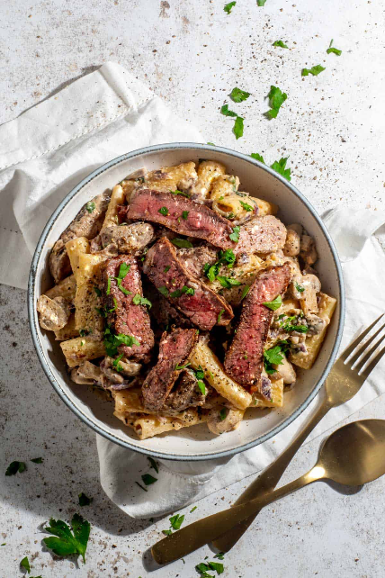 Creamy Steak Pasta Recipe (With Mushroom and Whisky Sauce)