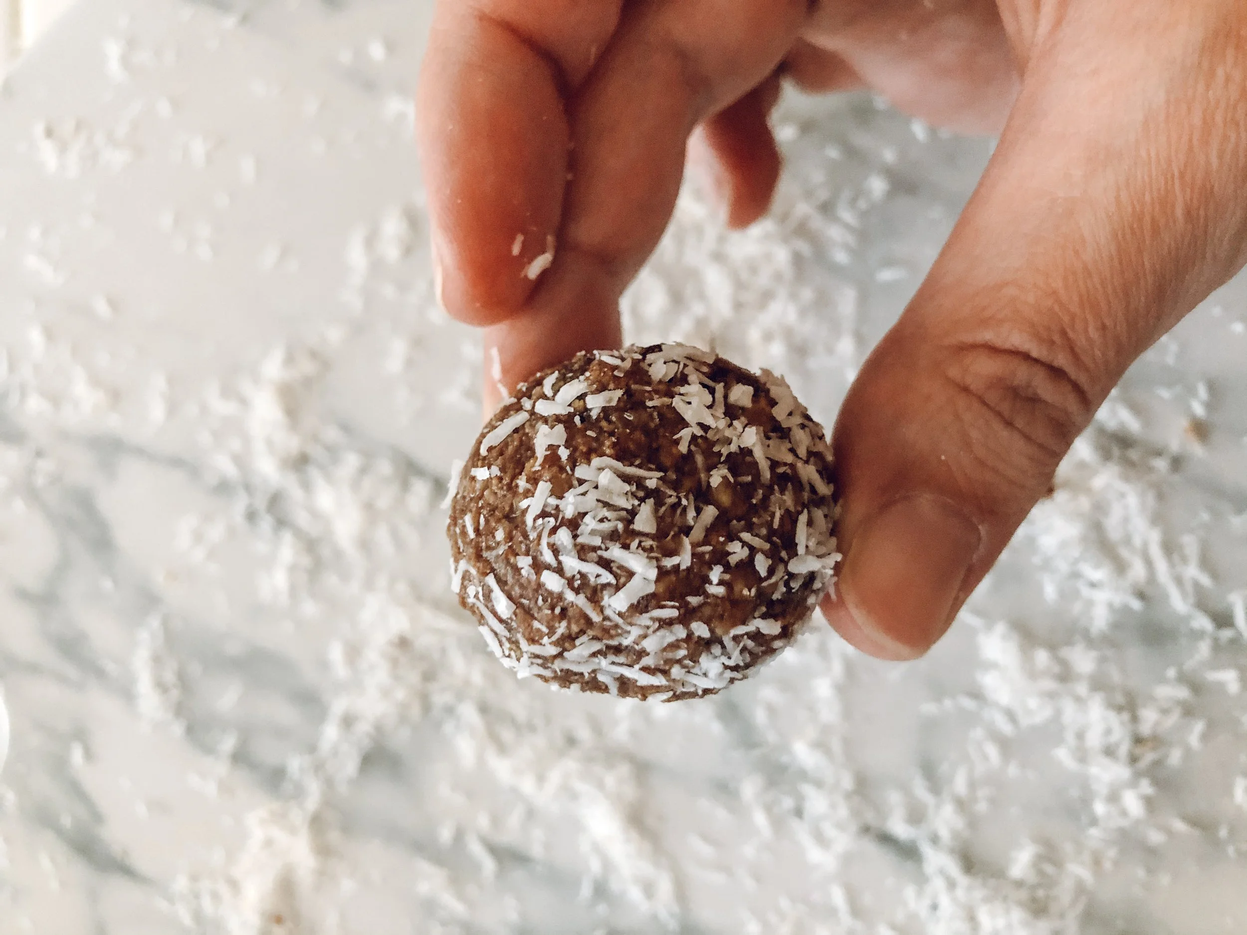 chocolate coconut energy bites