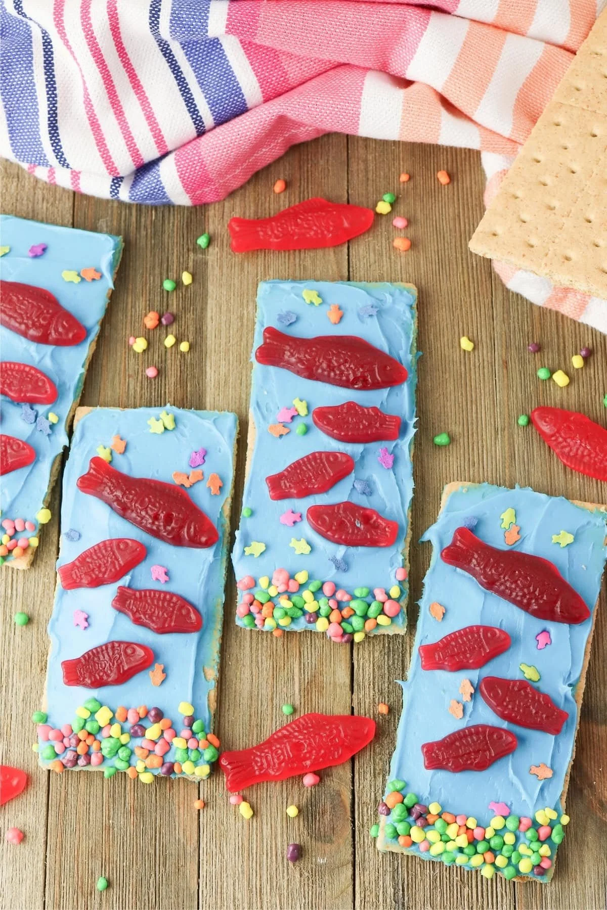 fish bowl graham crackers