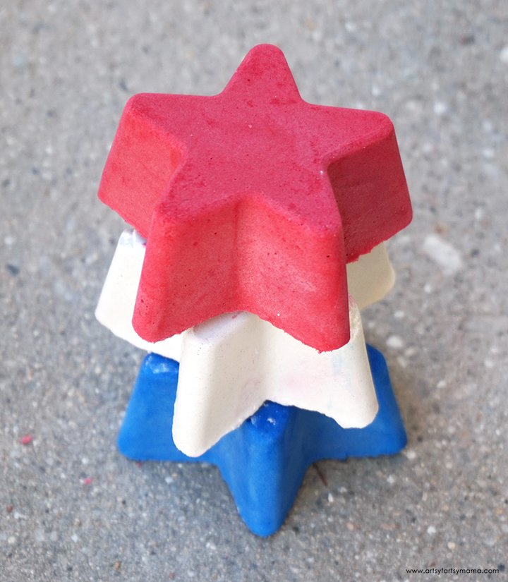 3-Ingredient Patriotic Sidewalk Chalk