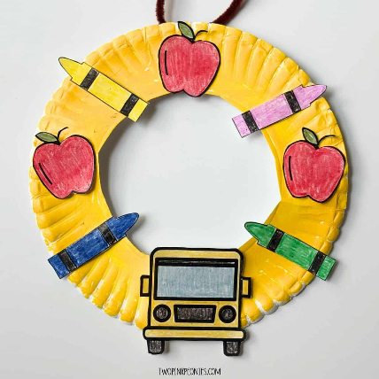 Back to School Bus Wreath with paper plate