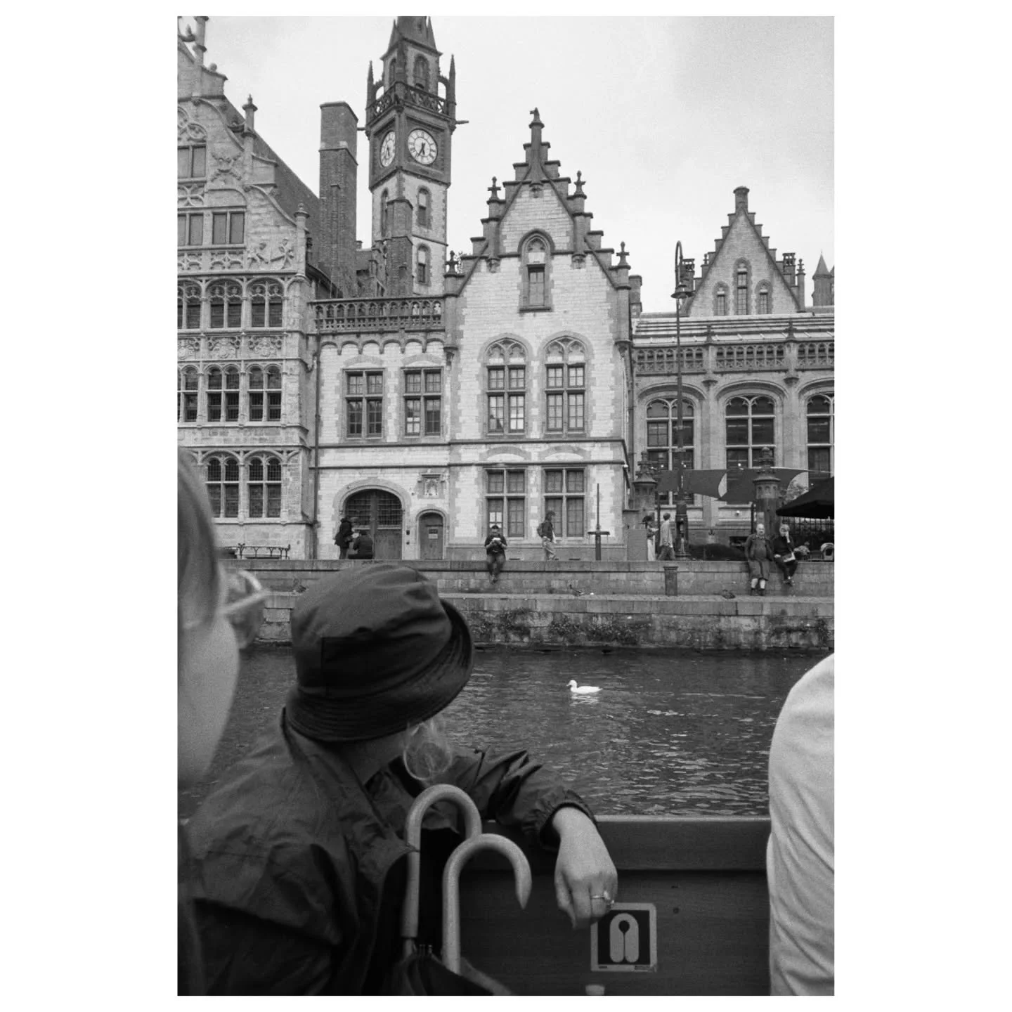 Ghent, summer 2025

📷 Olympus XA
🎞️ Fomapan 400 (shot at ISO 200)

#ghent #bnwstreetphotography #analoguevibes