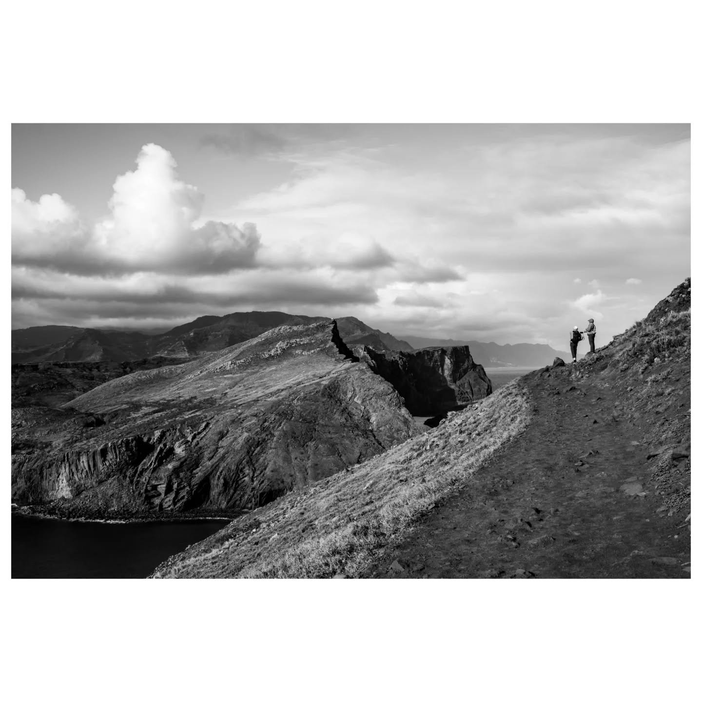 After exploring the urban life we went for our first hike of the trip: Ponta de S&atilde;o Louren&ccedil;o. 
The day started off quite chilly, but with sun occasionally showing its face from behind the clouds it was getting warm instantly (hence a pi