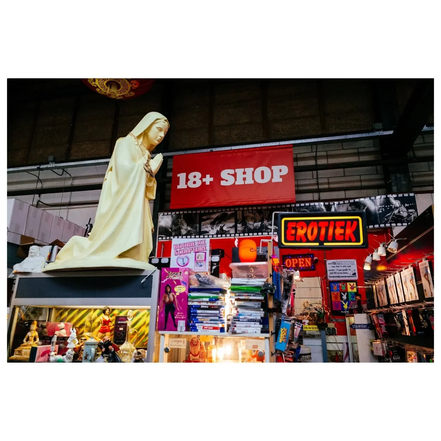 Once upon a time at the Bazaar
📷 Ricoh GR 

#bazaar #ricohgr #streetphotography #beverwijk