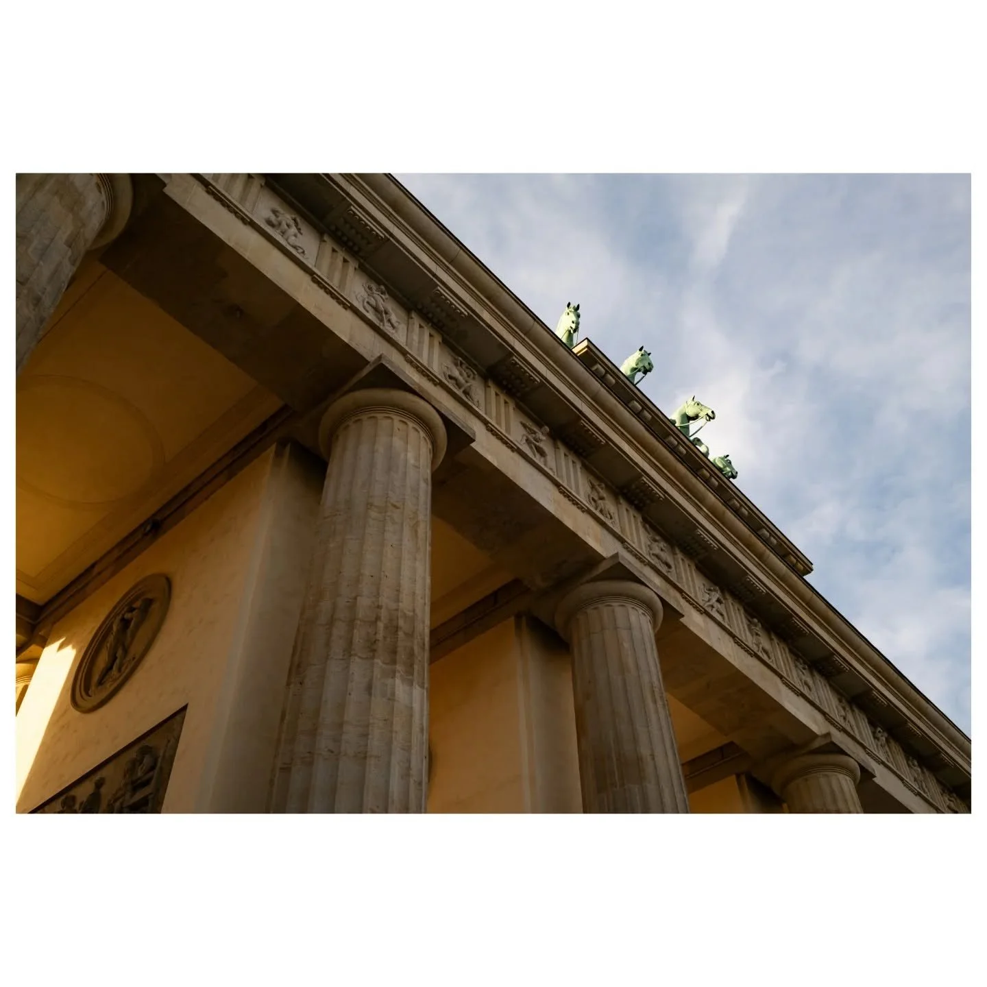 1st time in Berlin. Short but eventful!
📷 Fujifilm X100VI

#berlin #streetphotography #muala