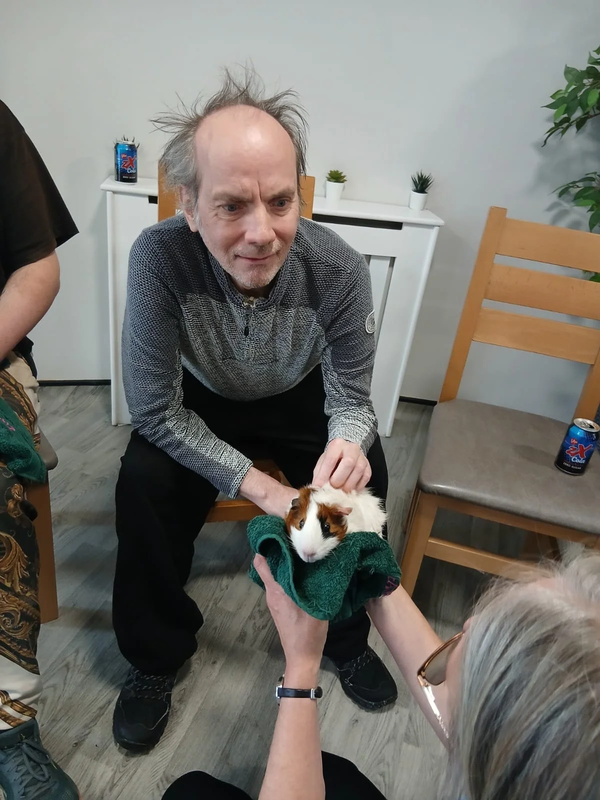 Hatzfeld House were lucky enough to get a visit from Zoe's Zoo! 🐁🐍🐜

#zoo #animals #snake