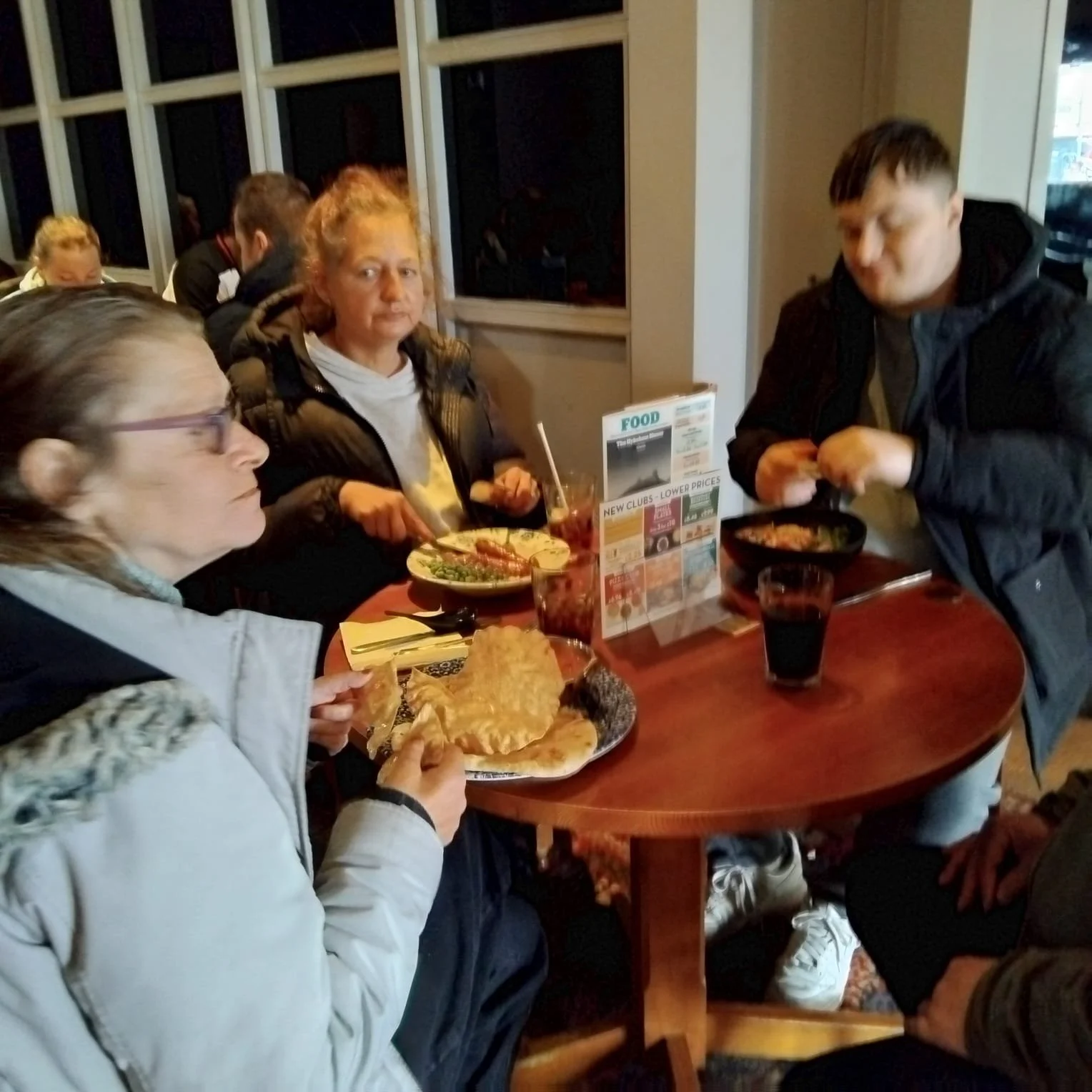 Residents of Eagle House enjoying a pub tea! At Hatzfeld Care we believe it is really important to encourage independent living, so residents are always encouraged to order for themselves! 🍝 

#pubfood #pubgrub #eatingout