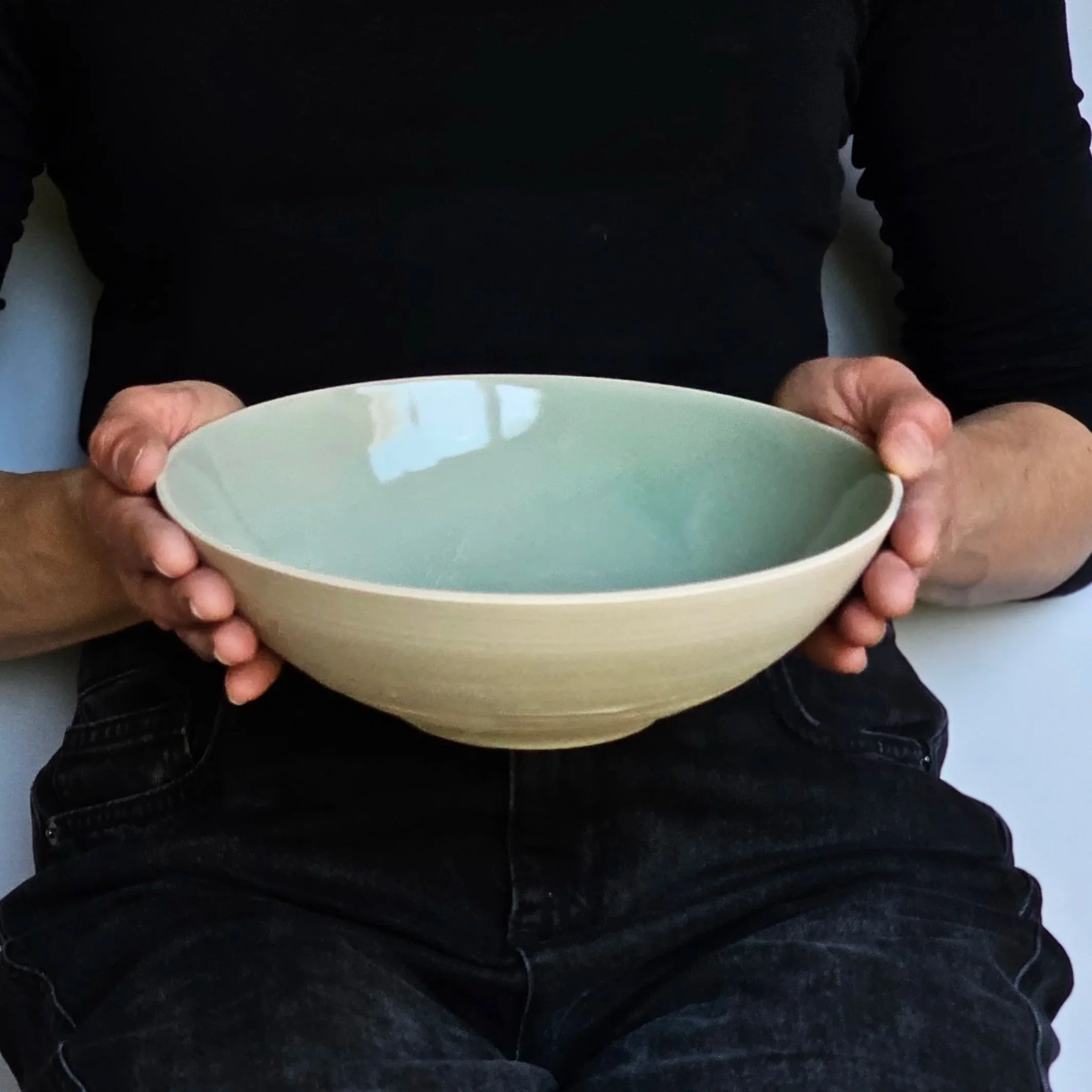 Serving bowl - Medium - Almost Celadon