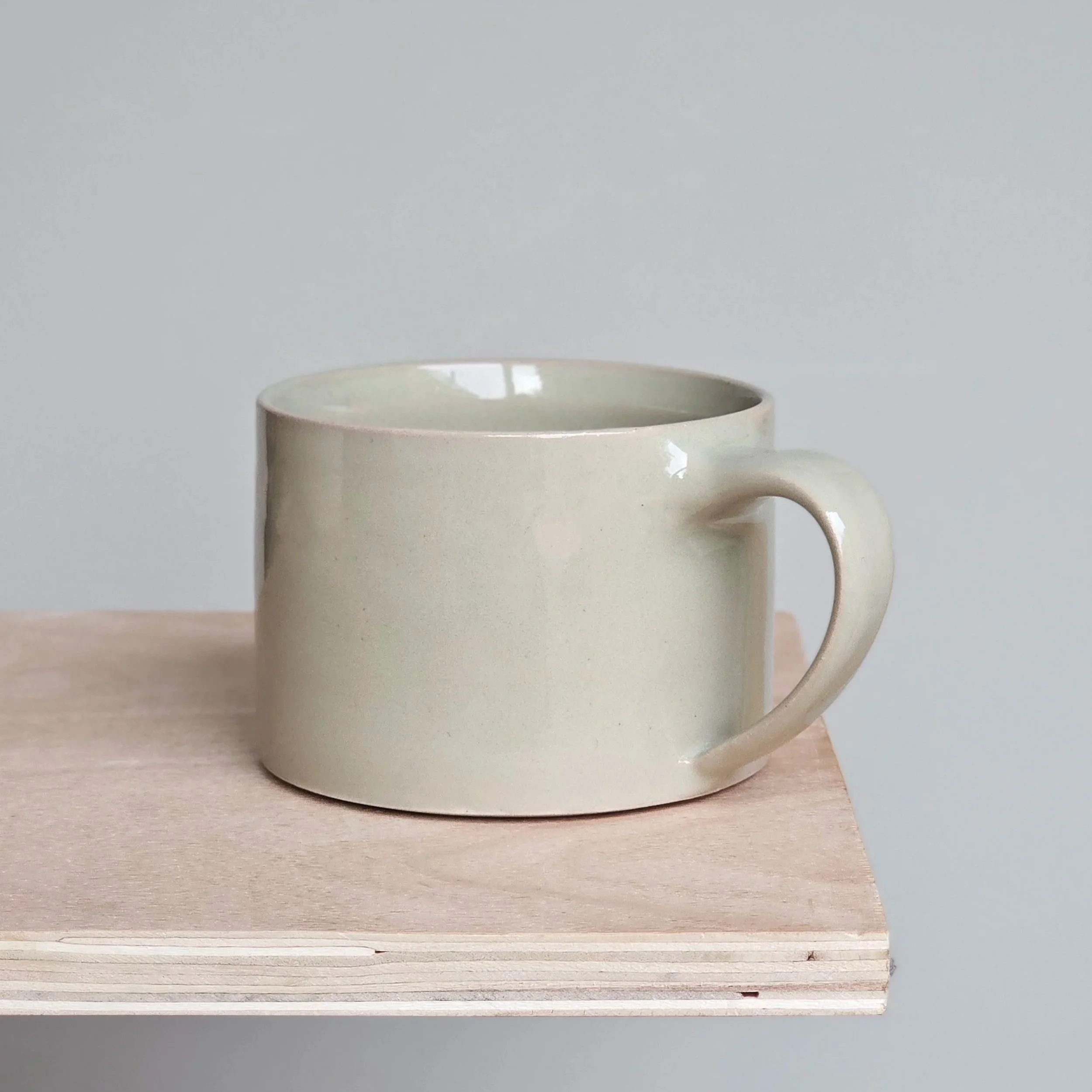 Flat mug - Soft Olive (seconds)
