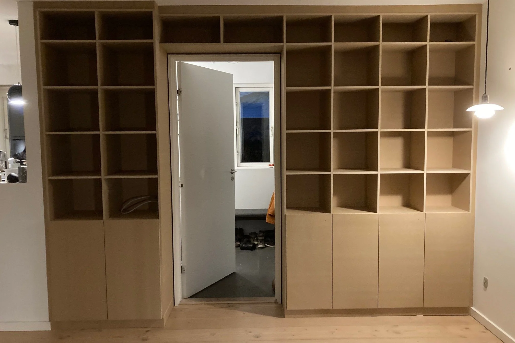 bogreol i flere dybder
