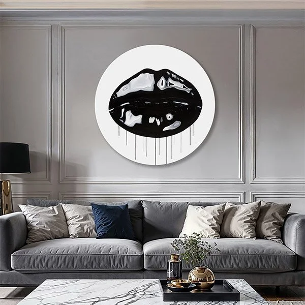  Medium : Oil on gesso covered circular wood panel  Size : 120cm diameter