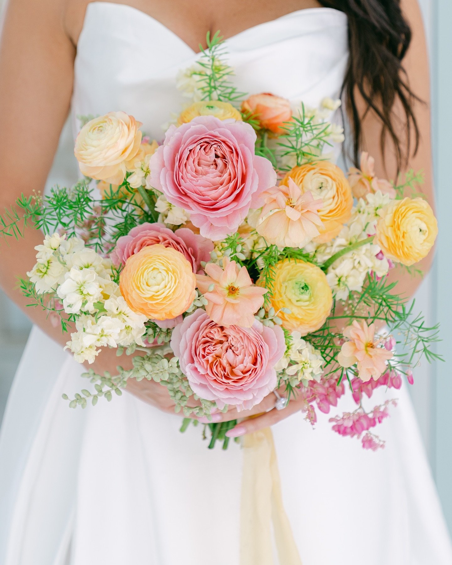 Still crushing on this bouquet from our time in Anguilla 

 Venue&nbsp;@malliouhana
Photography&nbsp;@katherineandtyler
Planning&nbsp;@getintrigued
Floral&nbsp;@moonstruckflorals
Dress&nbsp;@michaeladdisonbridal
Shoes&nbsp;@bellabelleshoes
Beauty&nbs