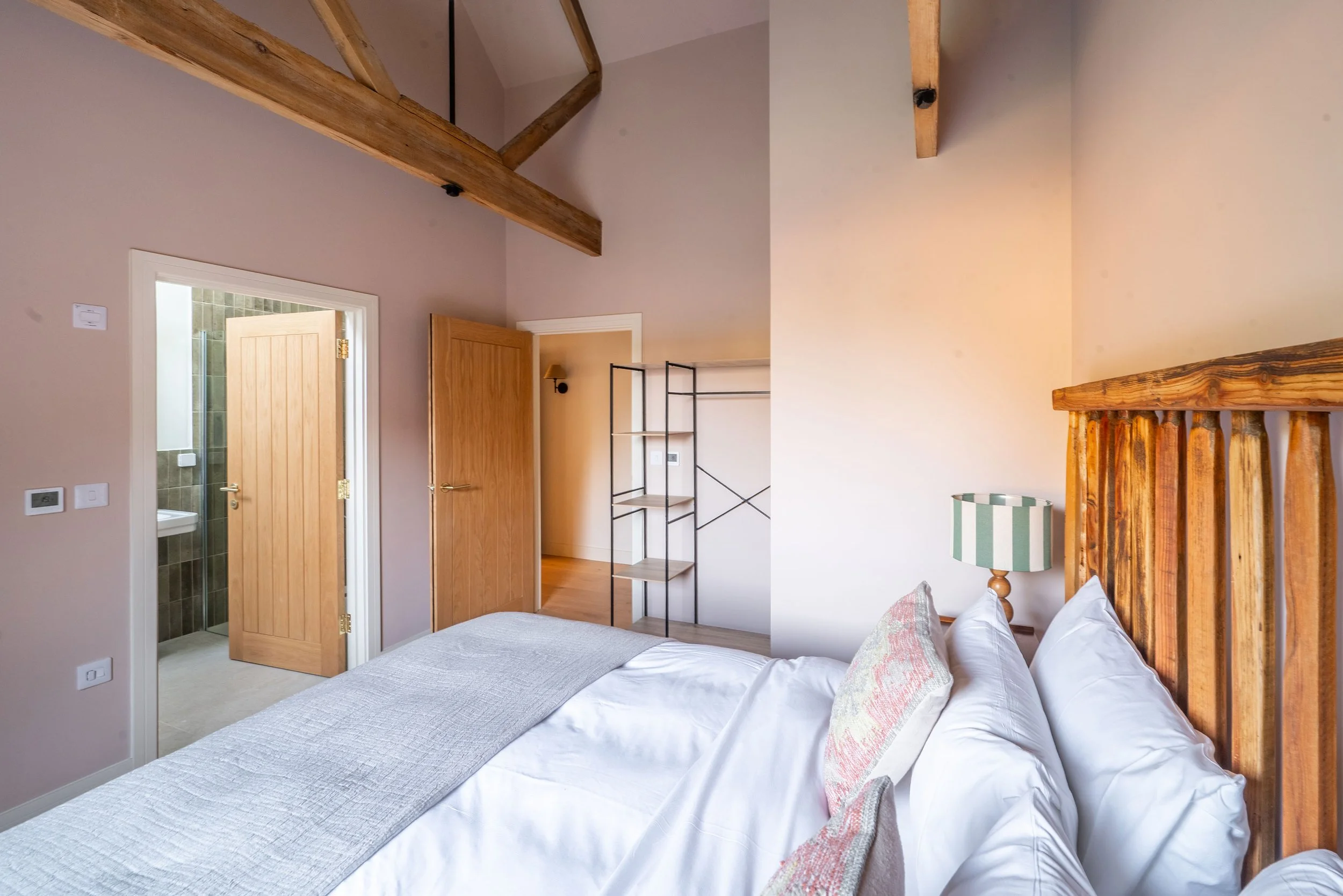 South-stables-bedroom-2-ensuite.jpg