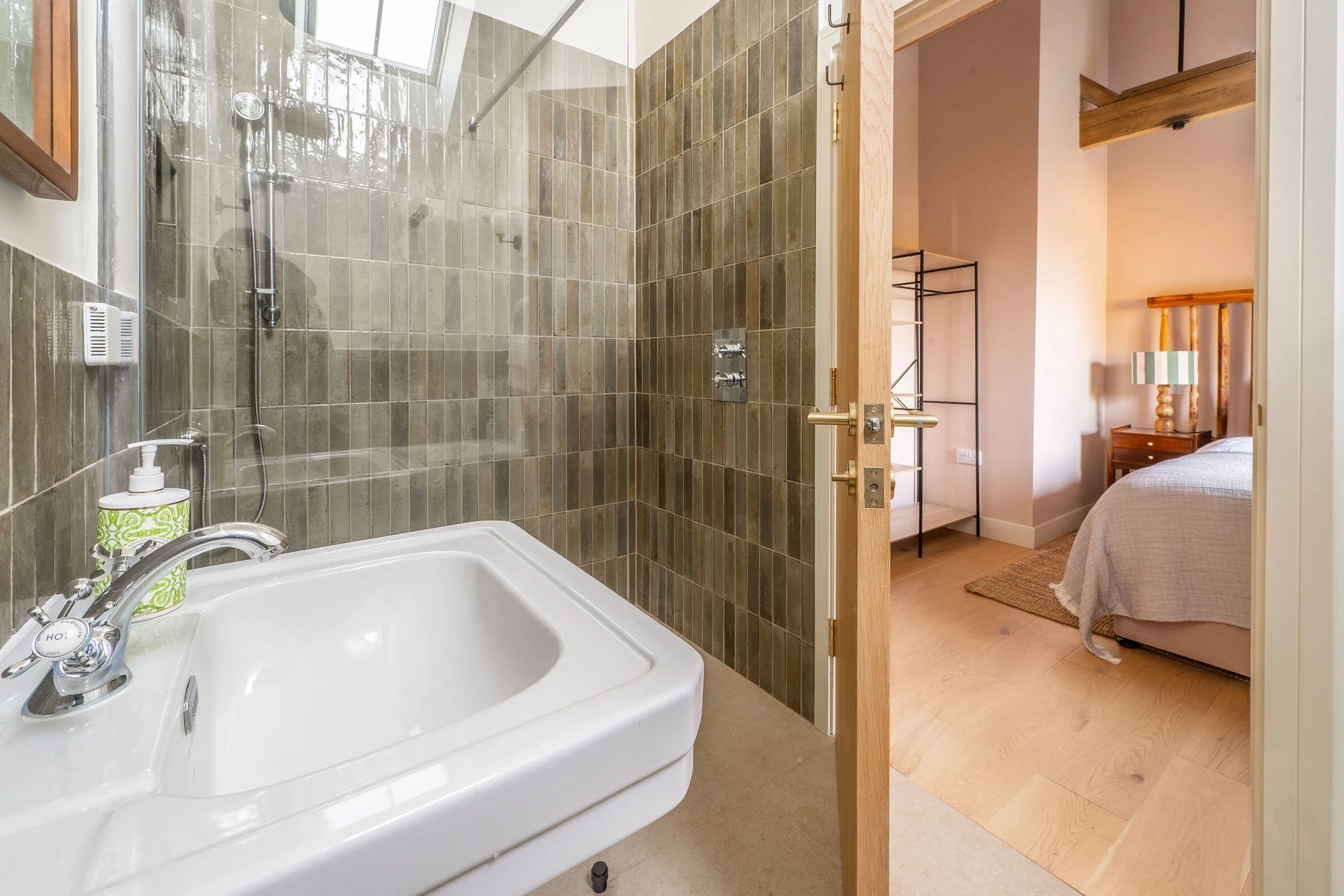 South-stables-ensuite.jpg