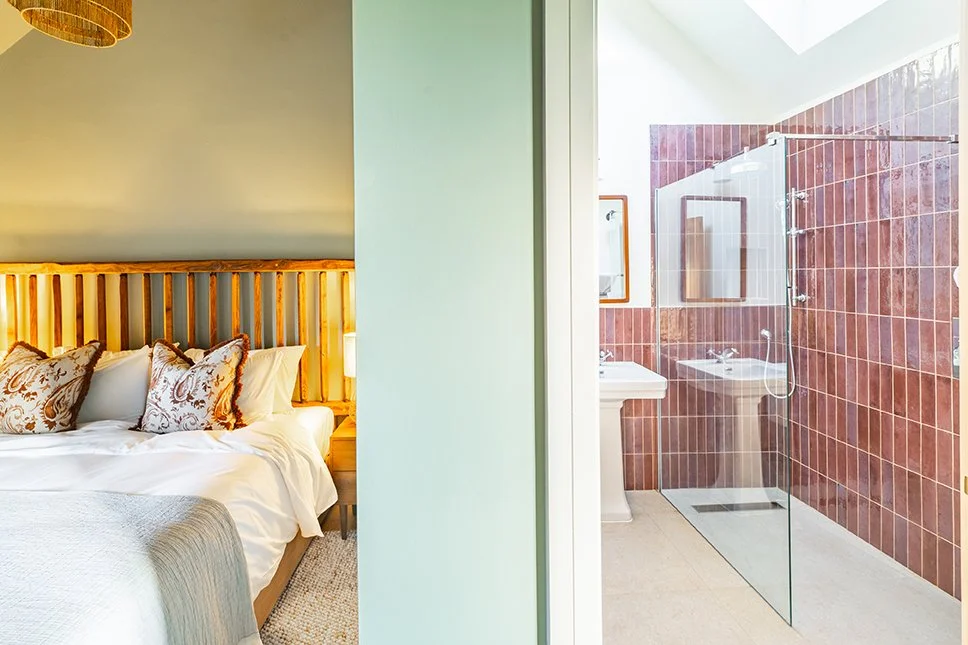 East ensuite bedroom 2.jpg