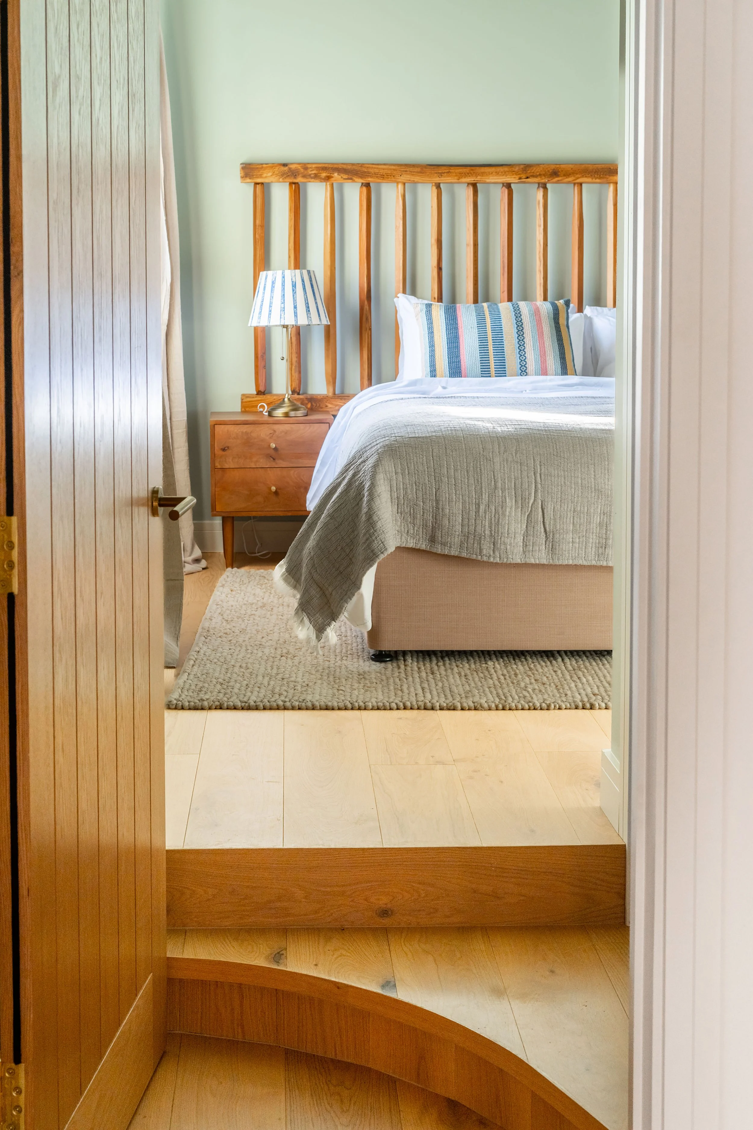 South-stables-bedroom-2.jpg