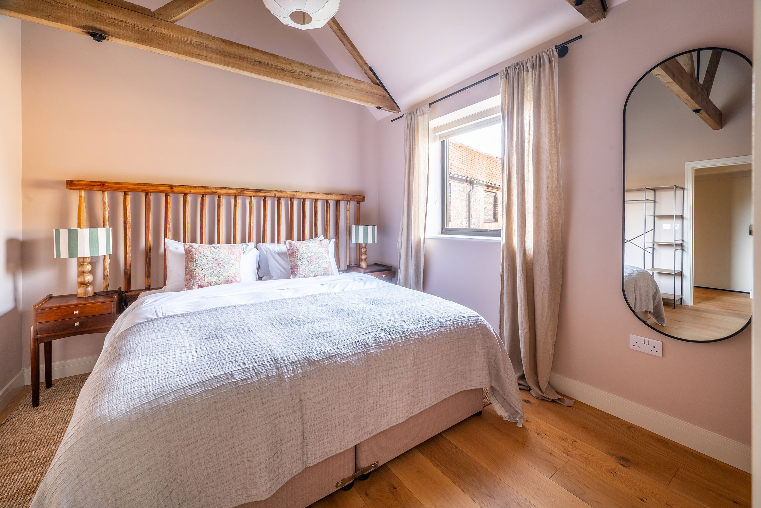 South-stables-bedroom-as-king.jpg