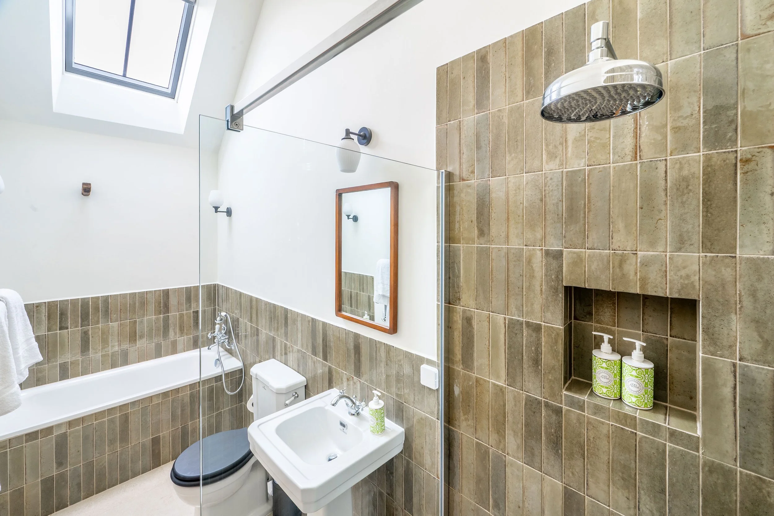 South-stables-ensuite(1).jpg