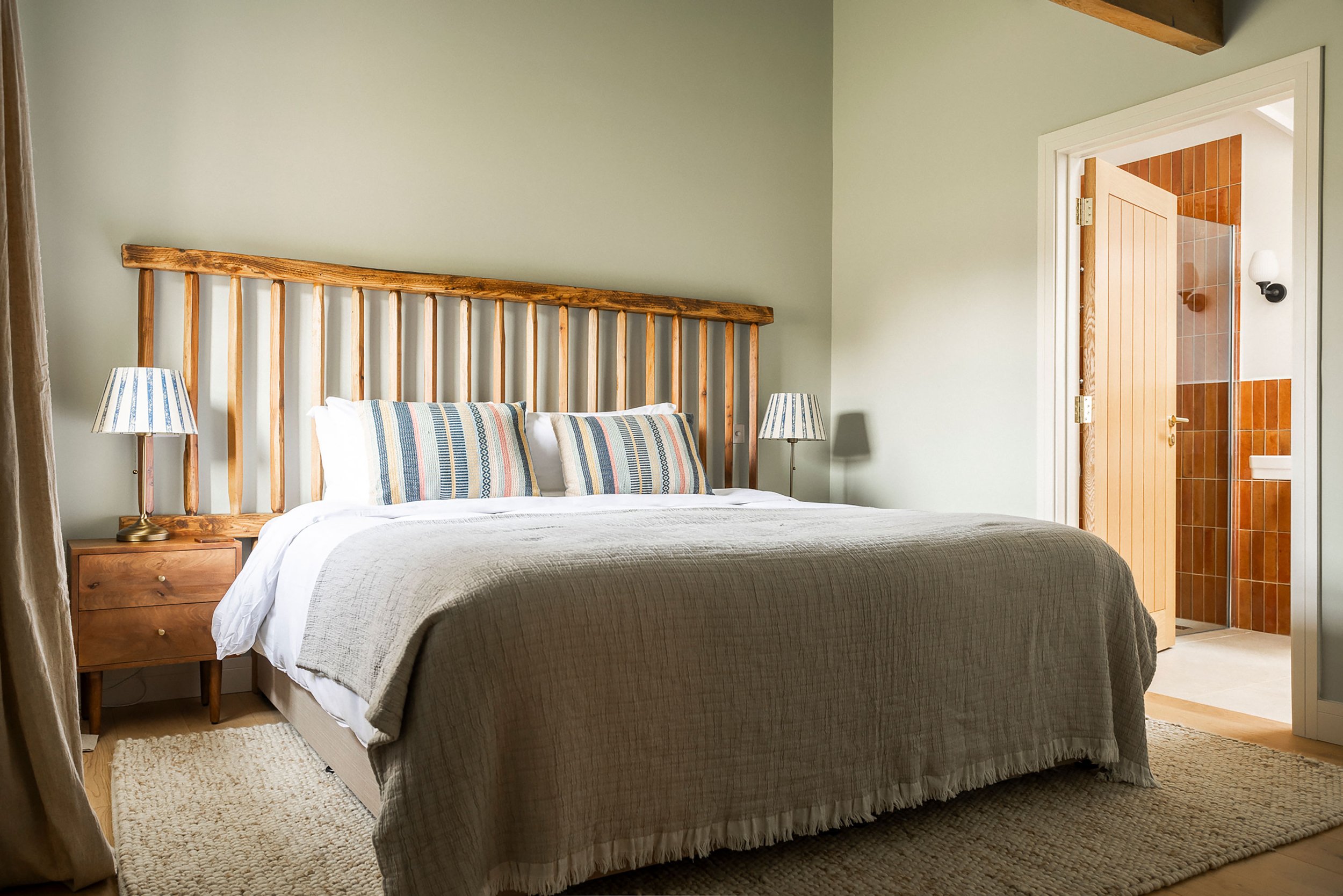 South-bedroom-1-ensuite.jpg