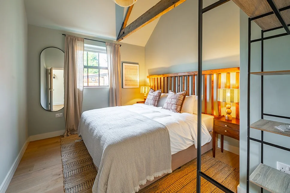 East ensuite bedroom.jpg