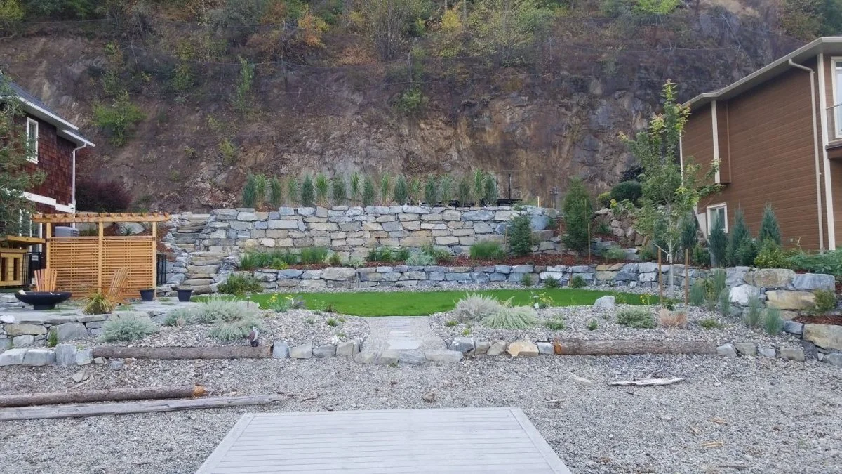 retainingwall-landscapelighting-landscapedesigner-Vernon-OkanaganLake-4.jpg