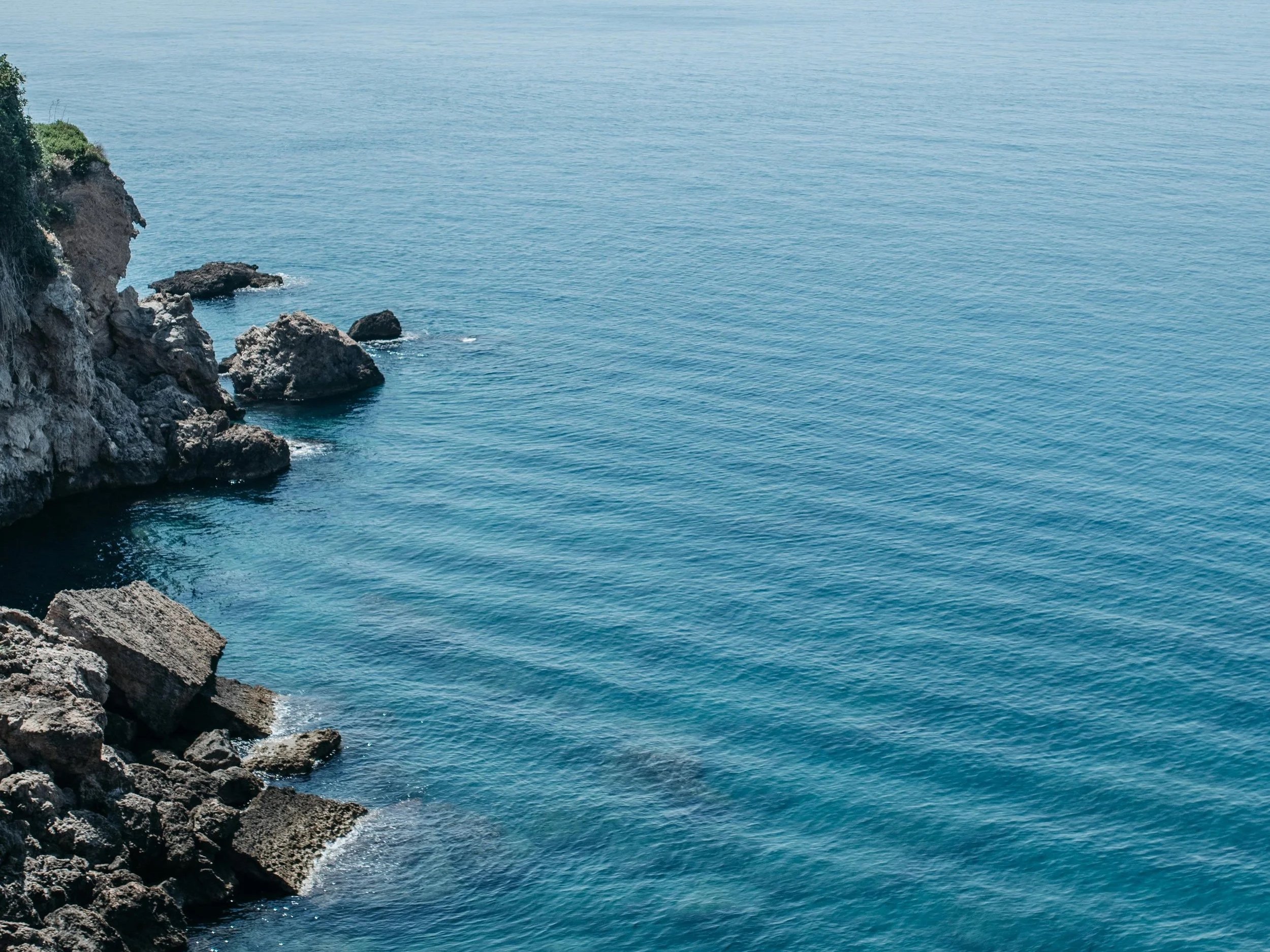 Shutdown vs. Anxiety: How Crystals and Sound Support Nervous System Balance