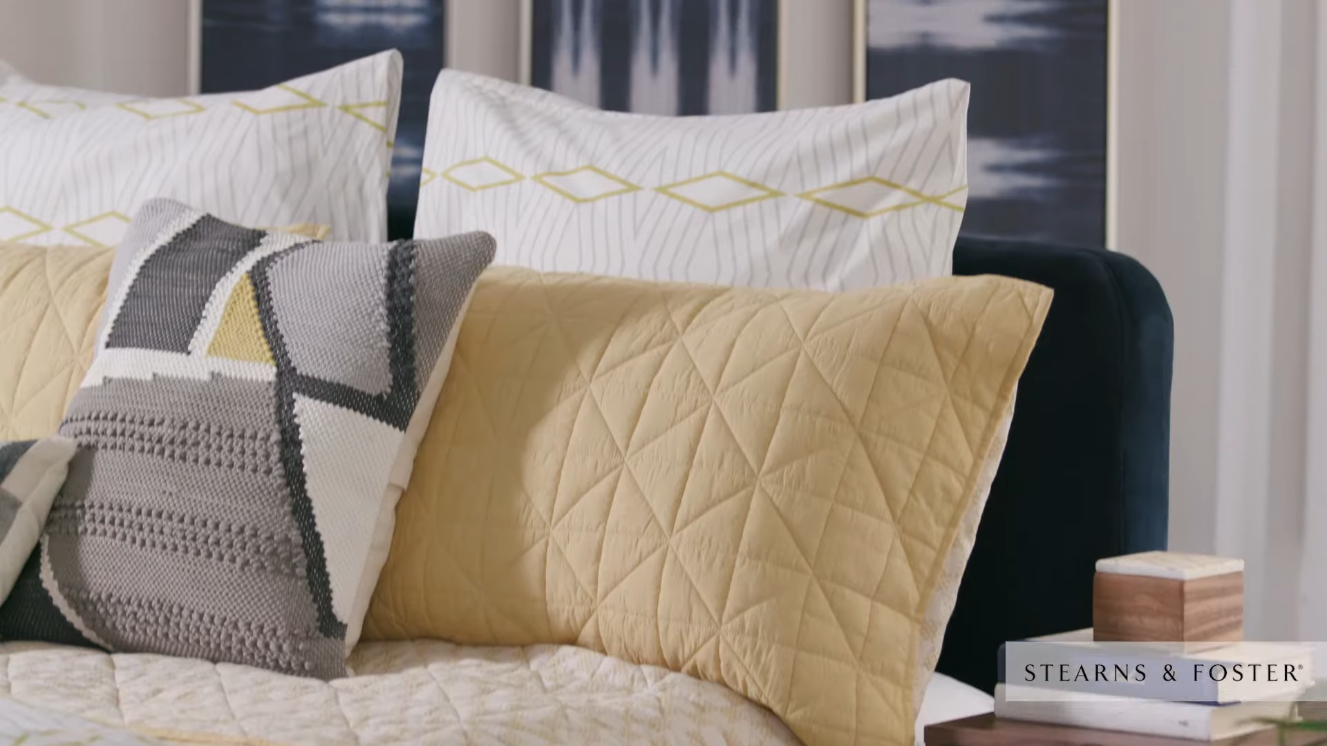 Bedroom Reaveal #2_ Mid Century, 30s 0-10 screenshot.png