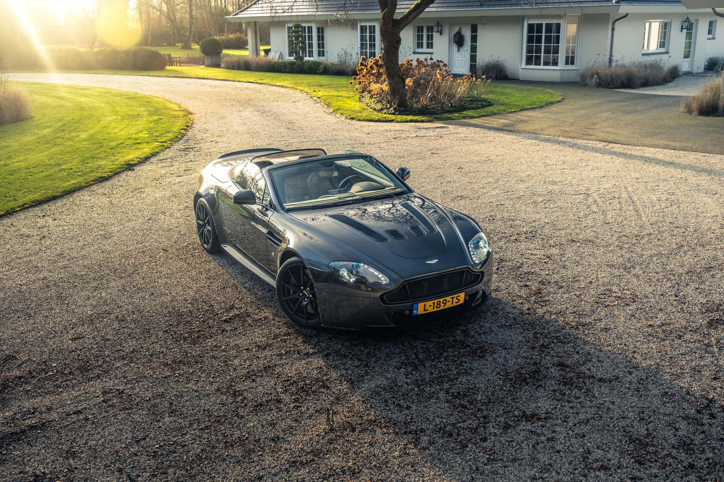 Aston Martin V12 Vantage S Volante