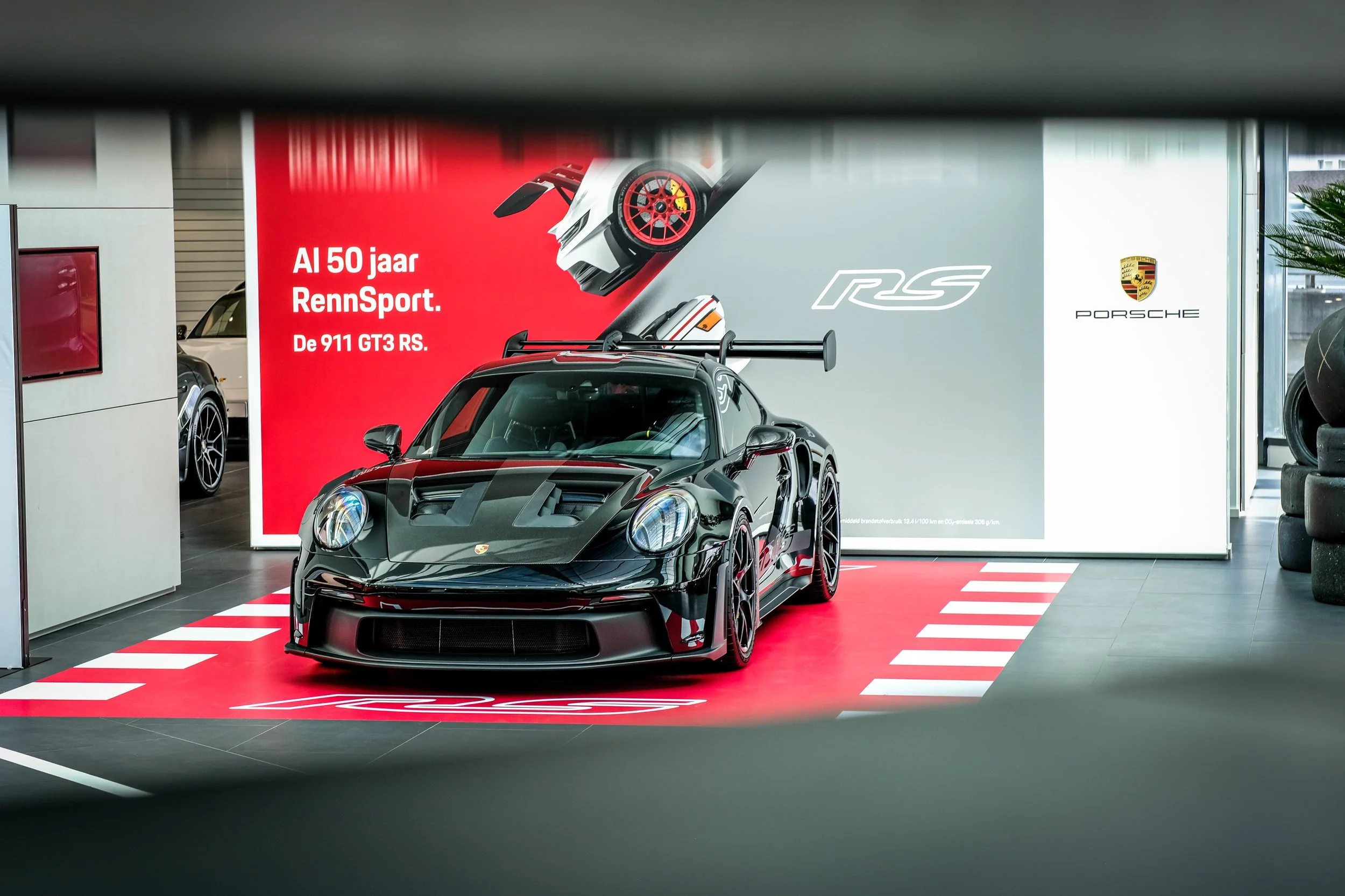Porsche 911 (992) GT3RS-16.jpg