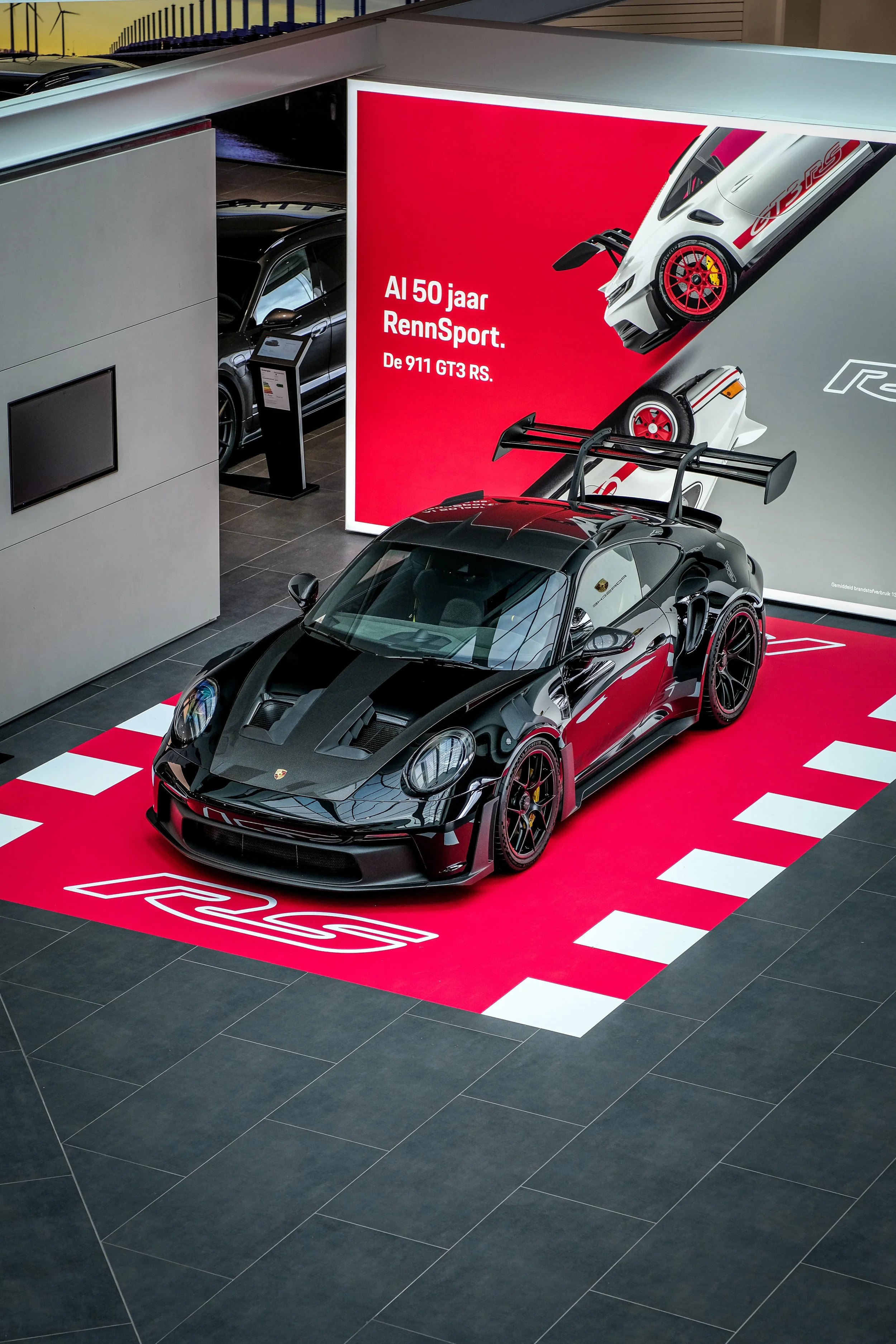 Porsche 911 (992) GT3RS-11.jpg