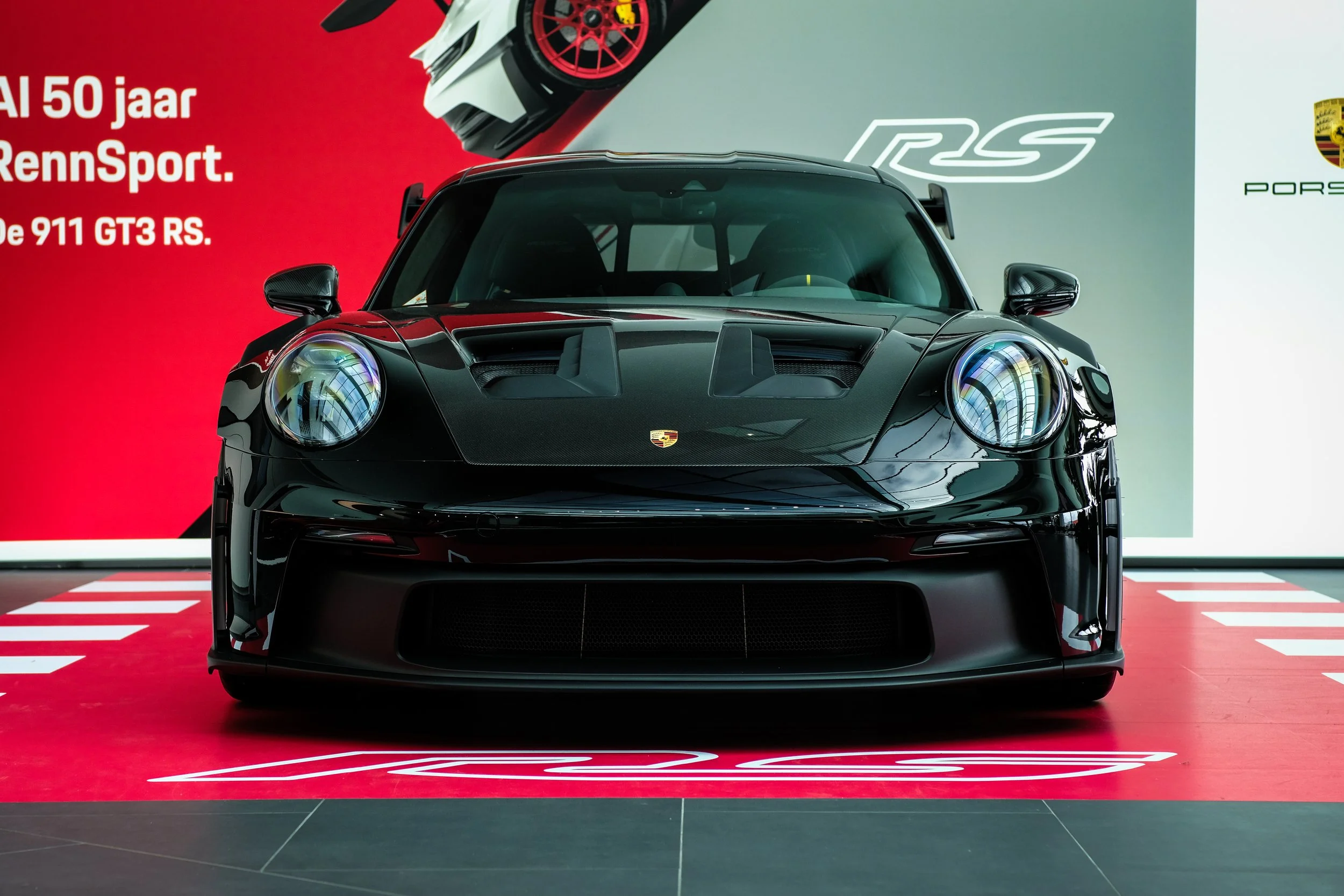 Porsche 911 (992) GT3RS-06.jpg