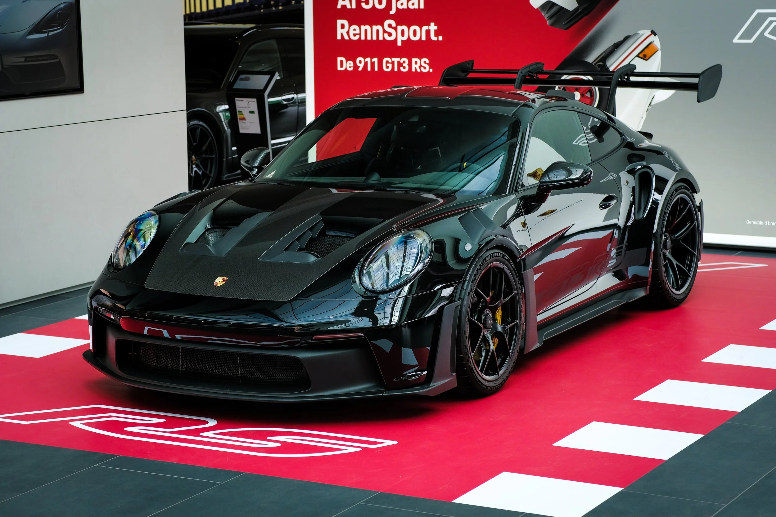 Porsche 911 (992) GT3RS-02.jpg