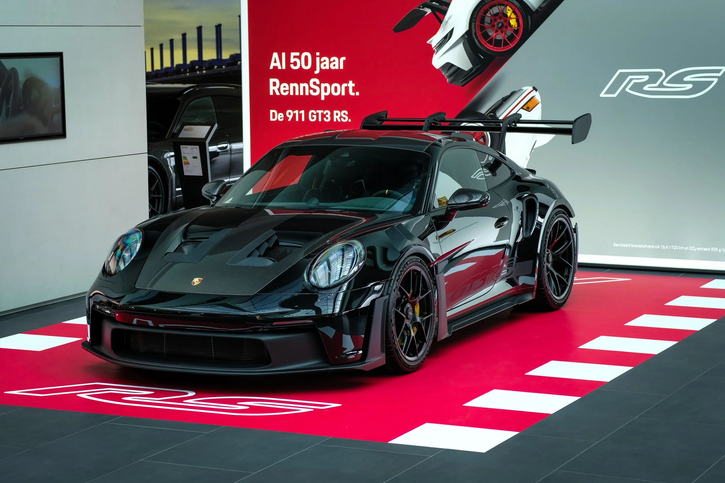 Porsche 911 (992) GT3RS-03.jpg