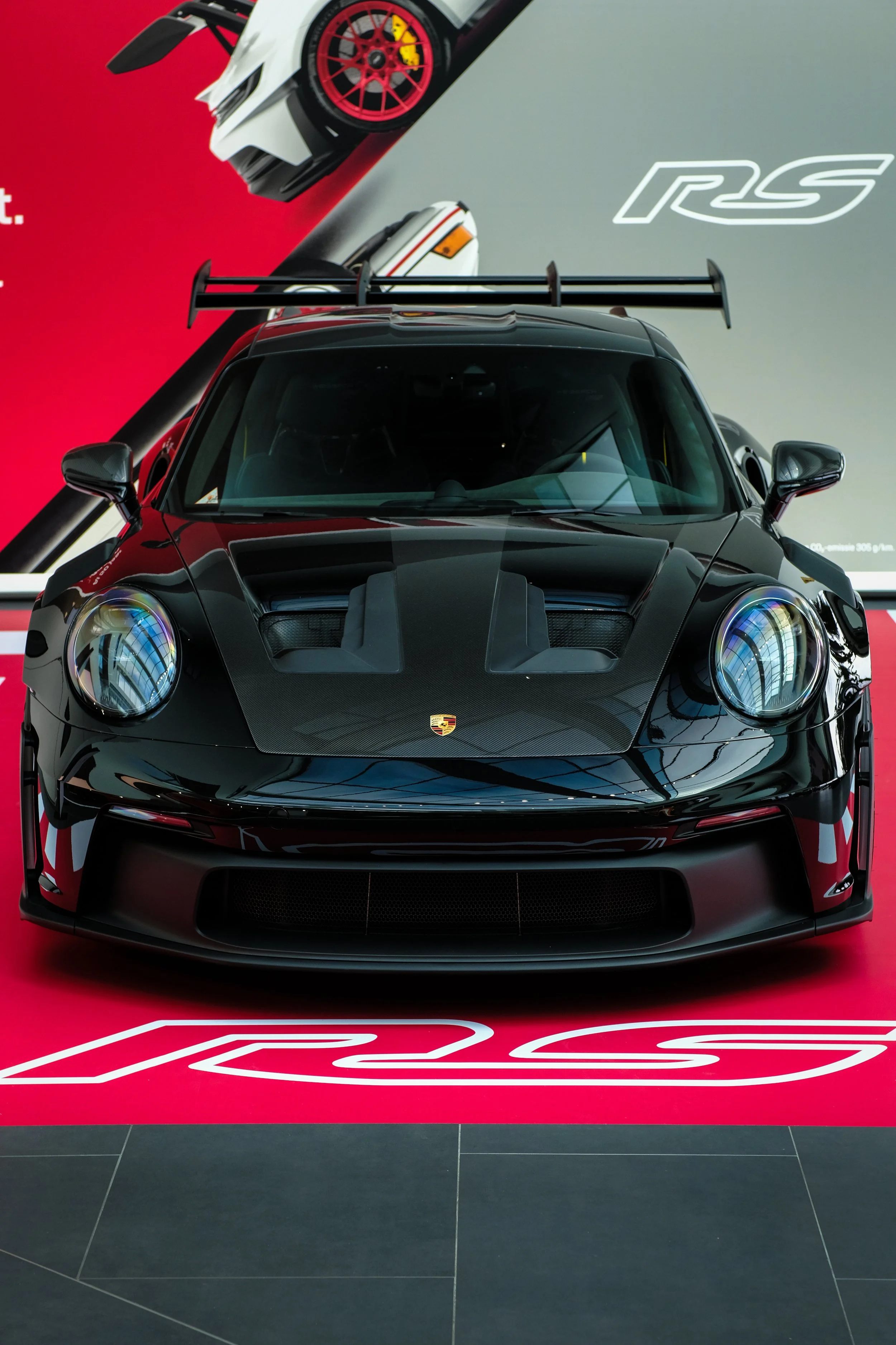 Porsche 911 (992) GT3RS-04.jpg