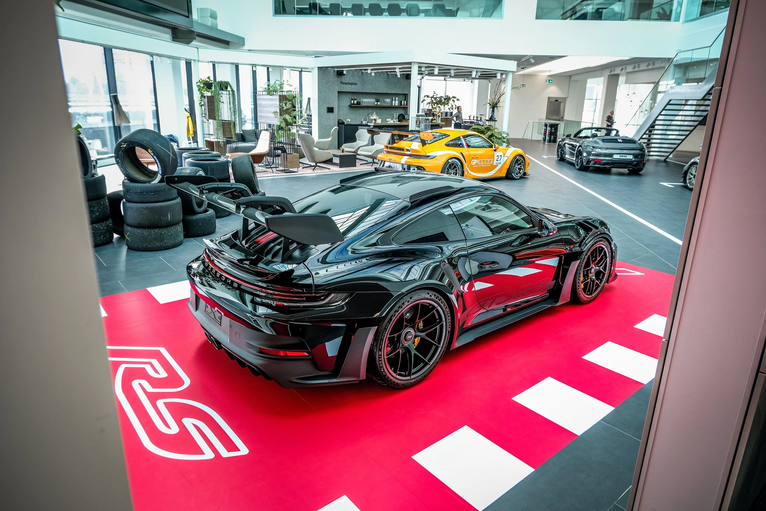 Porsche 911 (992) GT3RS-17.jpg