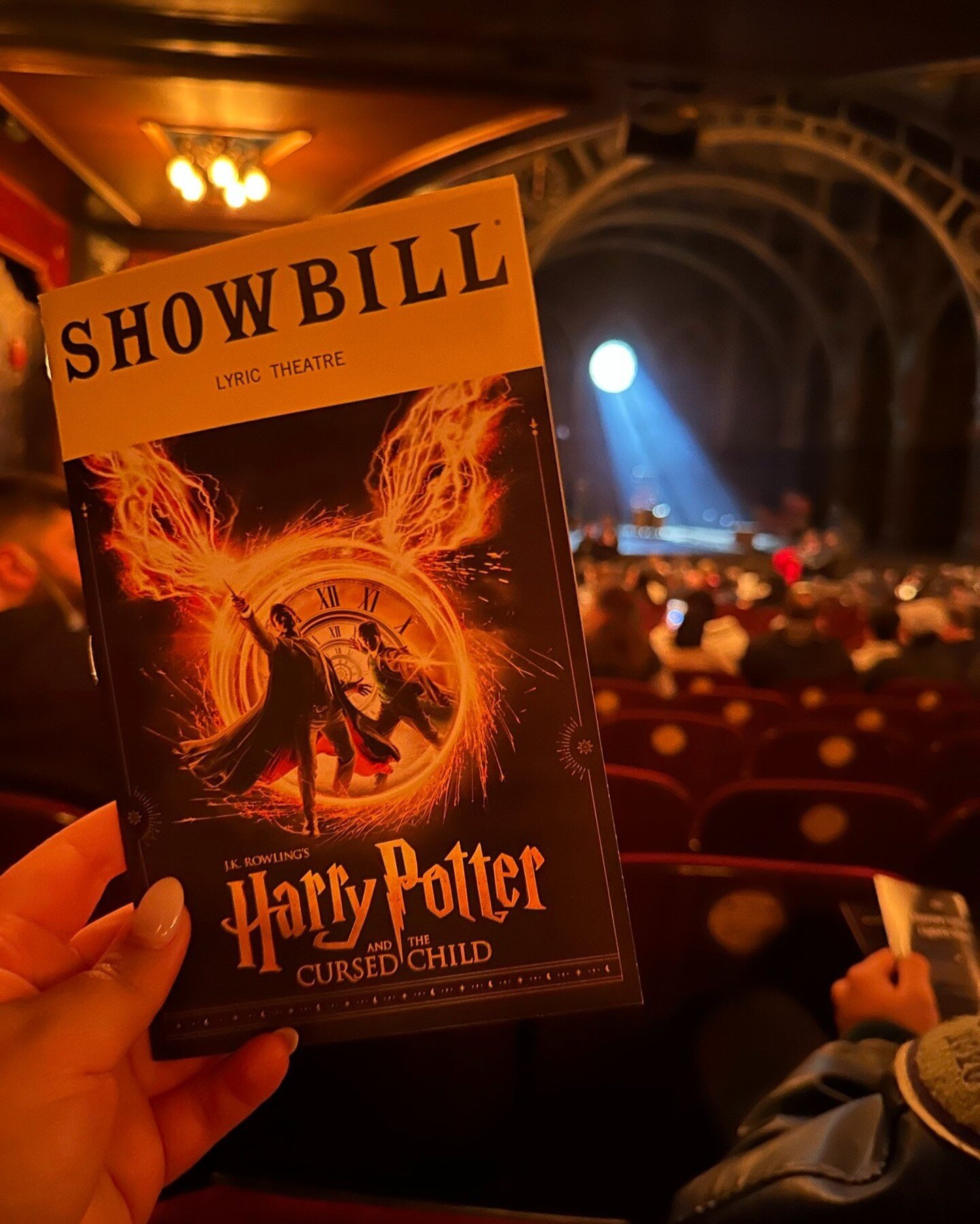 ❓❓❓ Did you catch any memorable performances this year?? Tell me about your favorite!! 

For me, I really enjoyed the thrilling twists of 'Harry Potter and The Cursed Child'! If you haven't seen it, I highly recommend going! 

(This is part 4 of my #