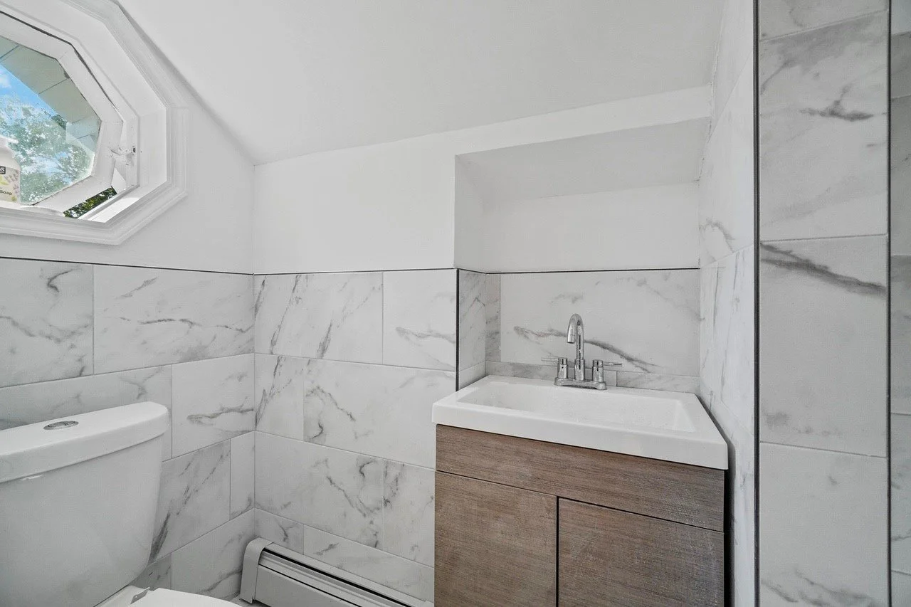 NANUET BATH2.jpg
