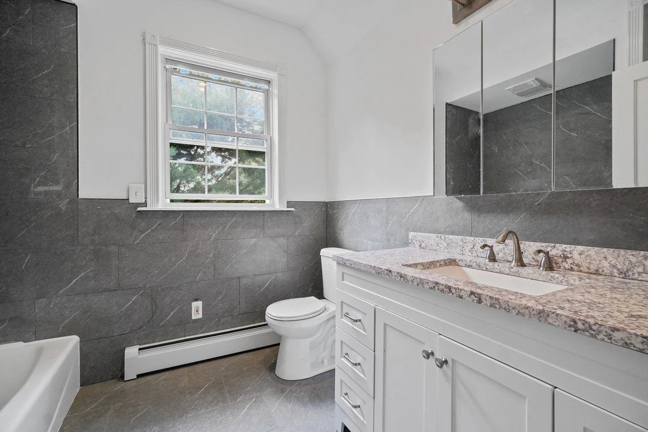 NANUET BATH.jpg
