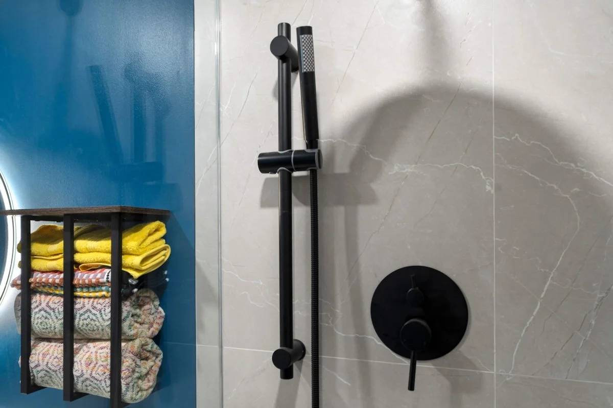 basement renovation oshawa glass shower-enclosure.jpg