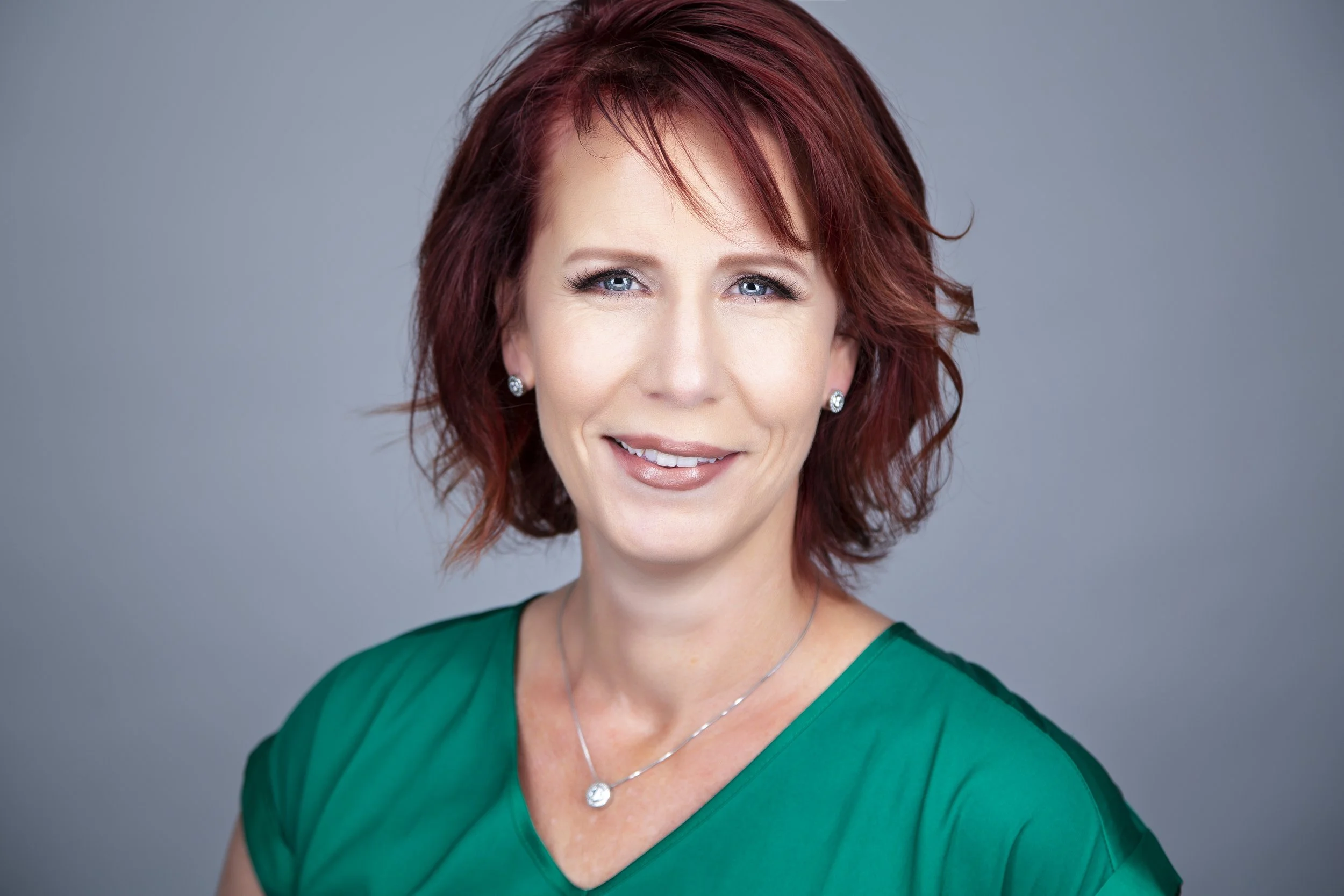 Kelly_Crowe_Headshot_2019_Image1.jpg