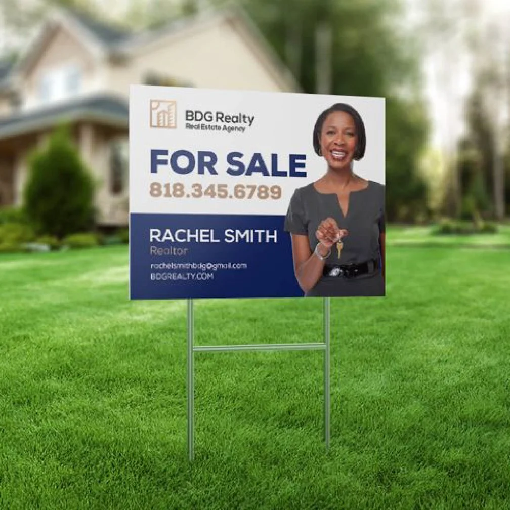 Image of corrugated yard sign on a lawn