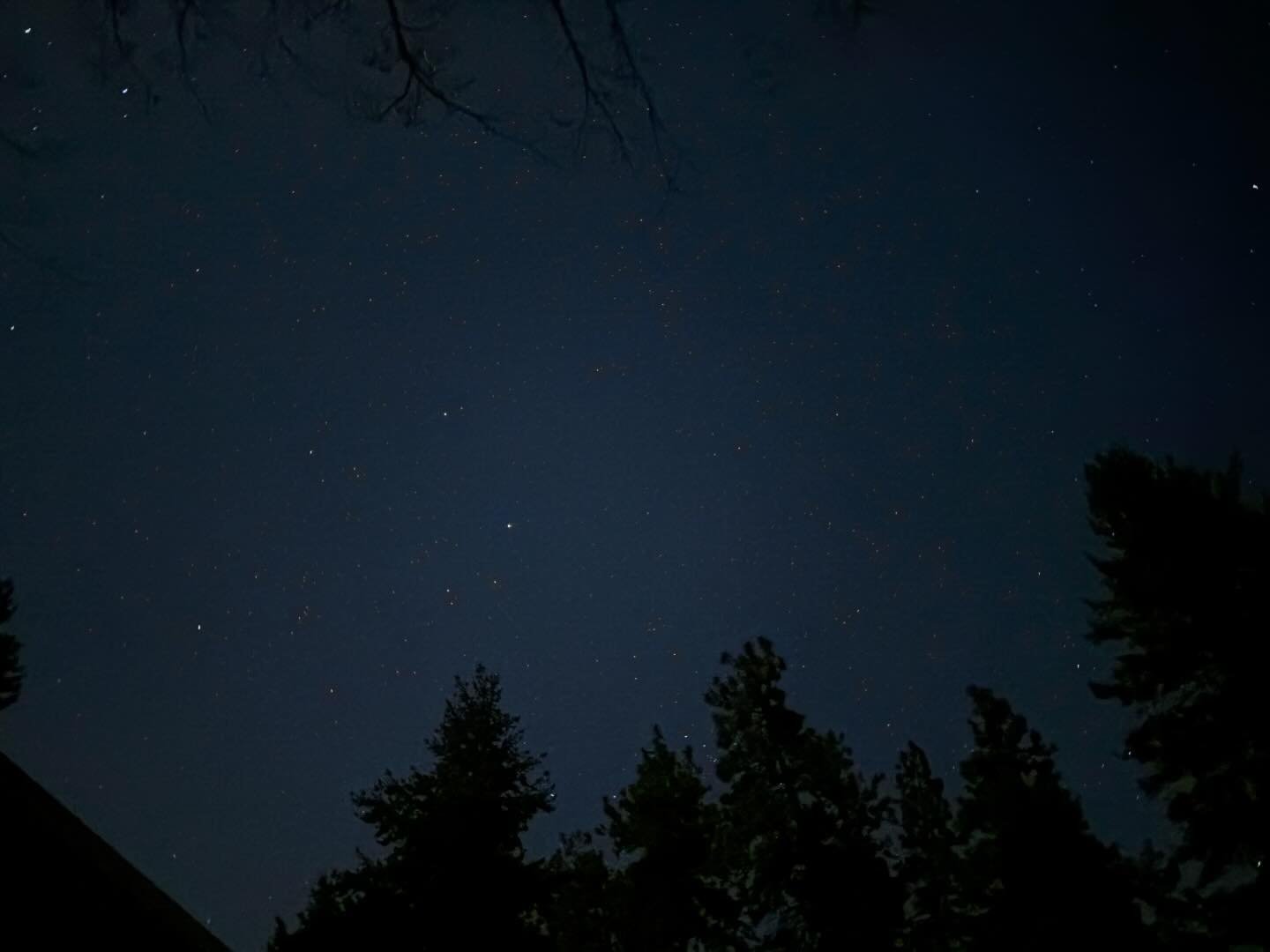 A true testament of the importance to create a dark sky community is to stand outside during a power outage in Naramata 🖤💫. #naramatalove  #naramatadarksky