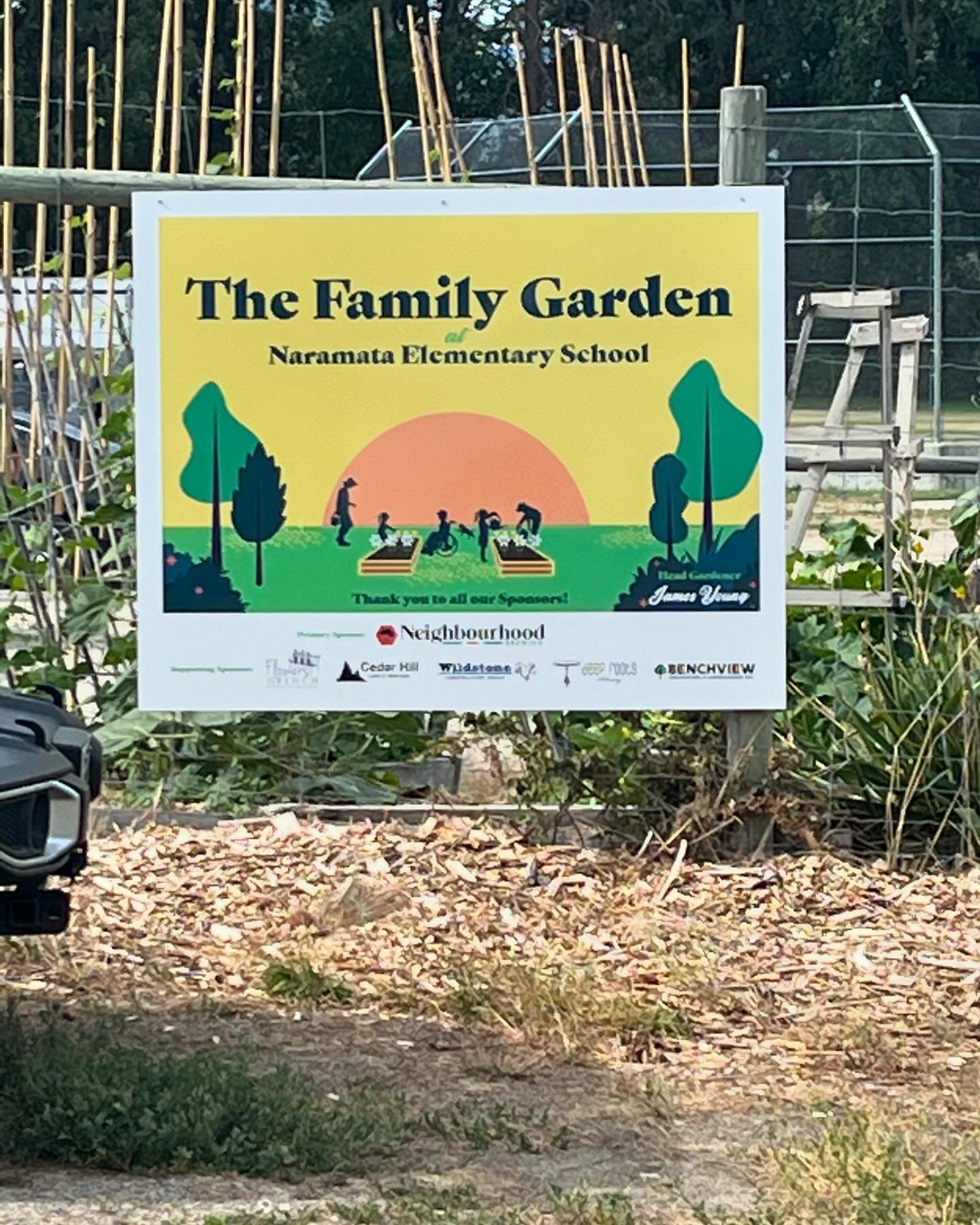 Looking to connect with other gardening enthusiasts in your community?  Or just want an excuse for some fresh air and exercise! 

Come on out to the school garden winter clean up and help us put the garden to bed for the winter. Bring some tools and 