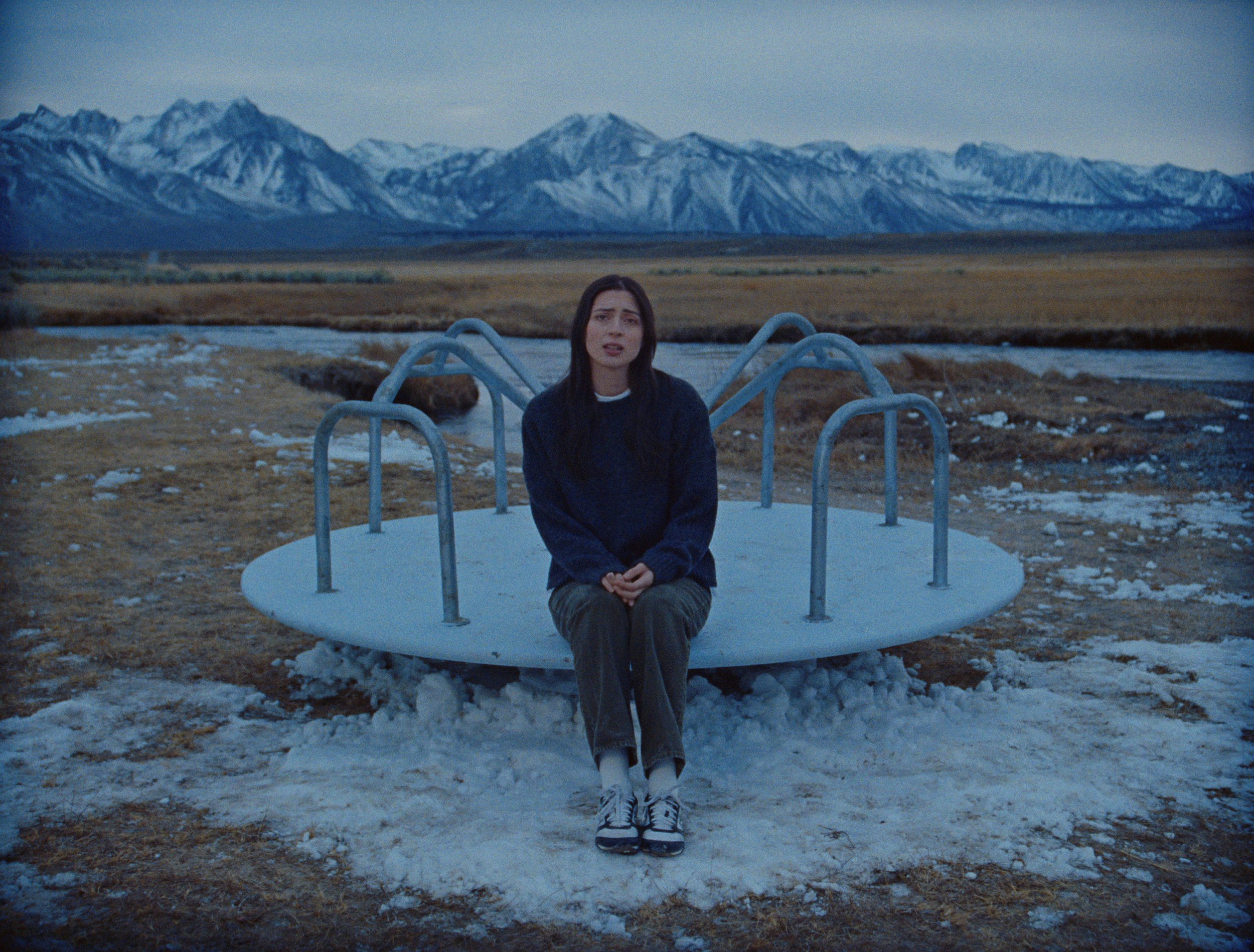 Lizzy McAlpine - Older